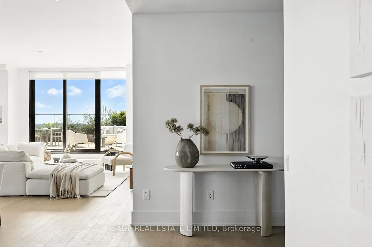 118 Merchants Wharf, #910