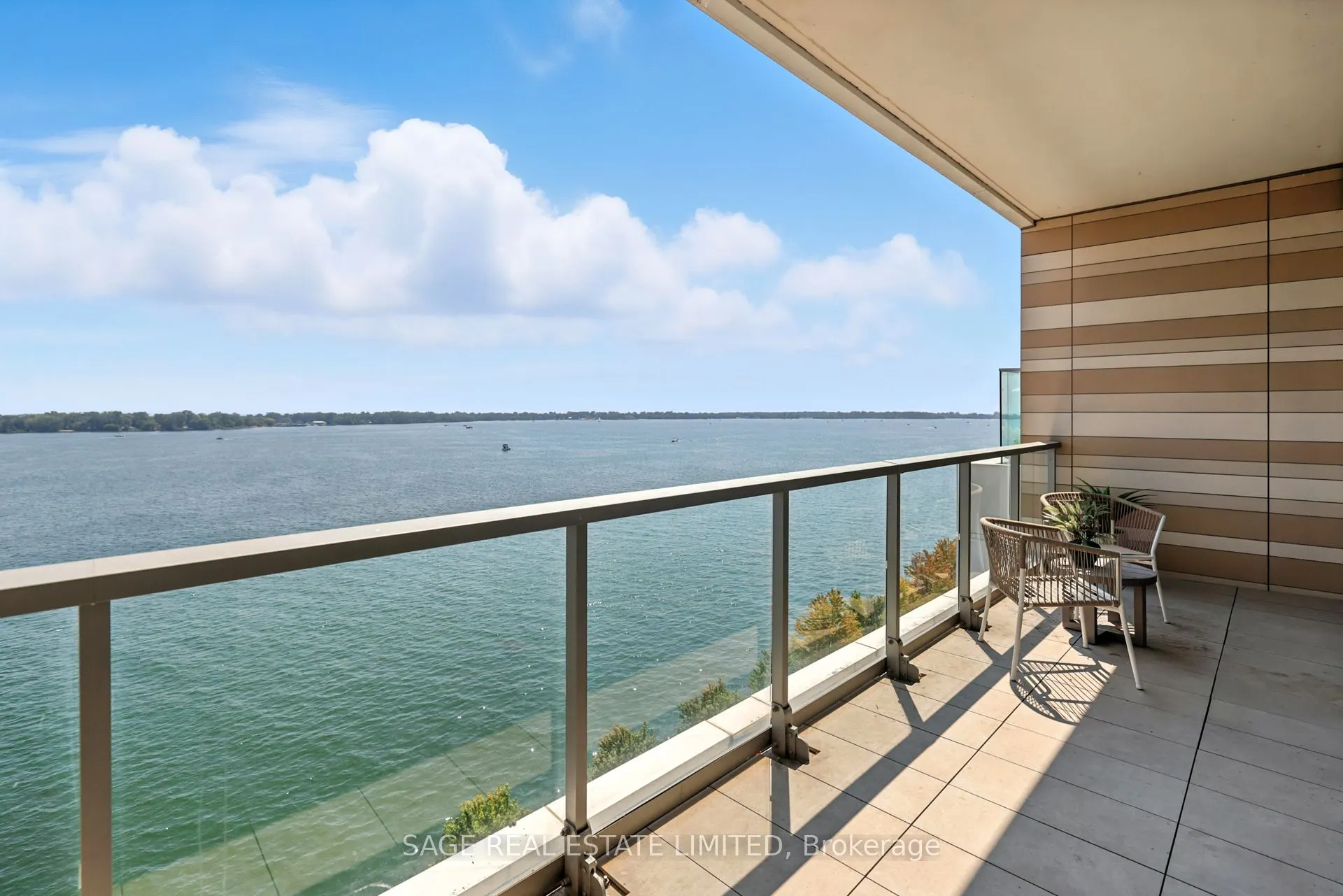 118 Merchants Wharf, #910