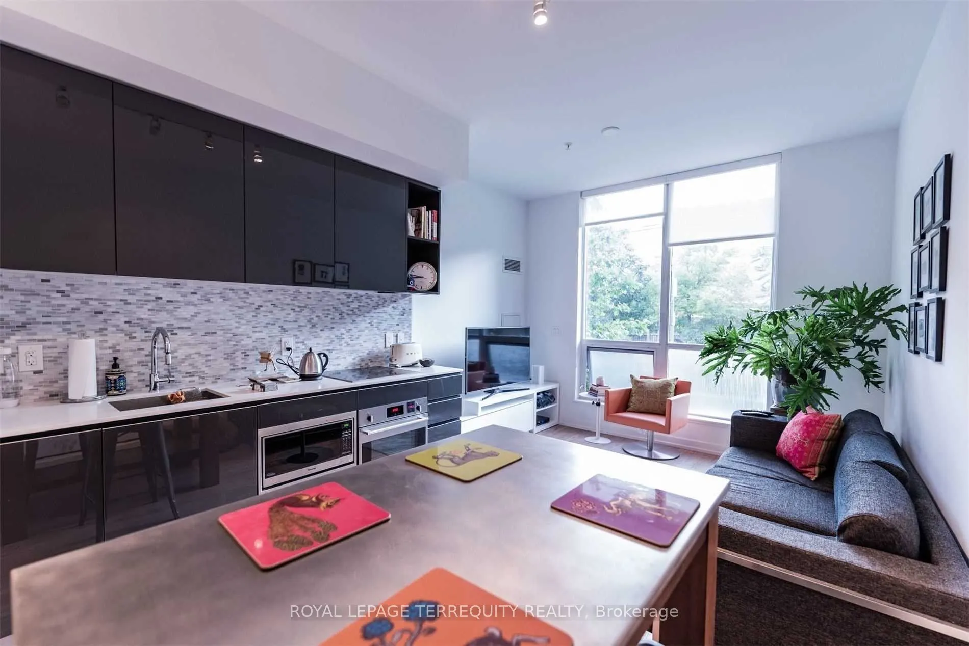 377 Madison Avenue, #105