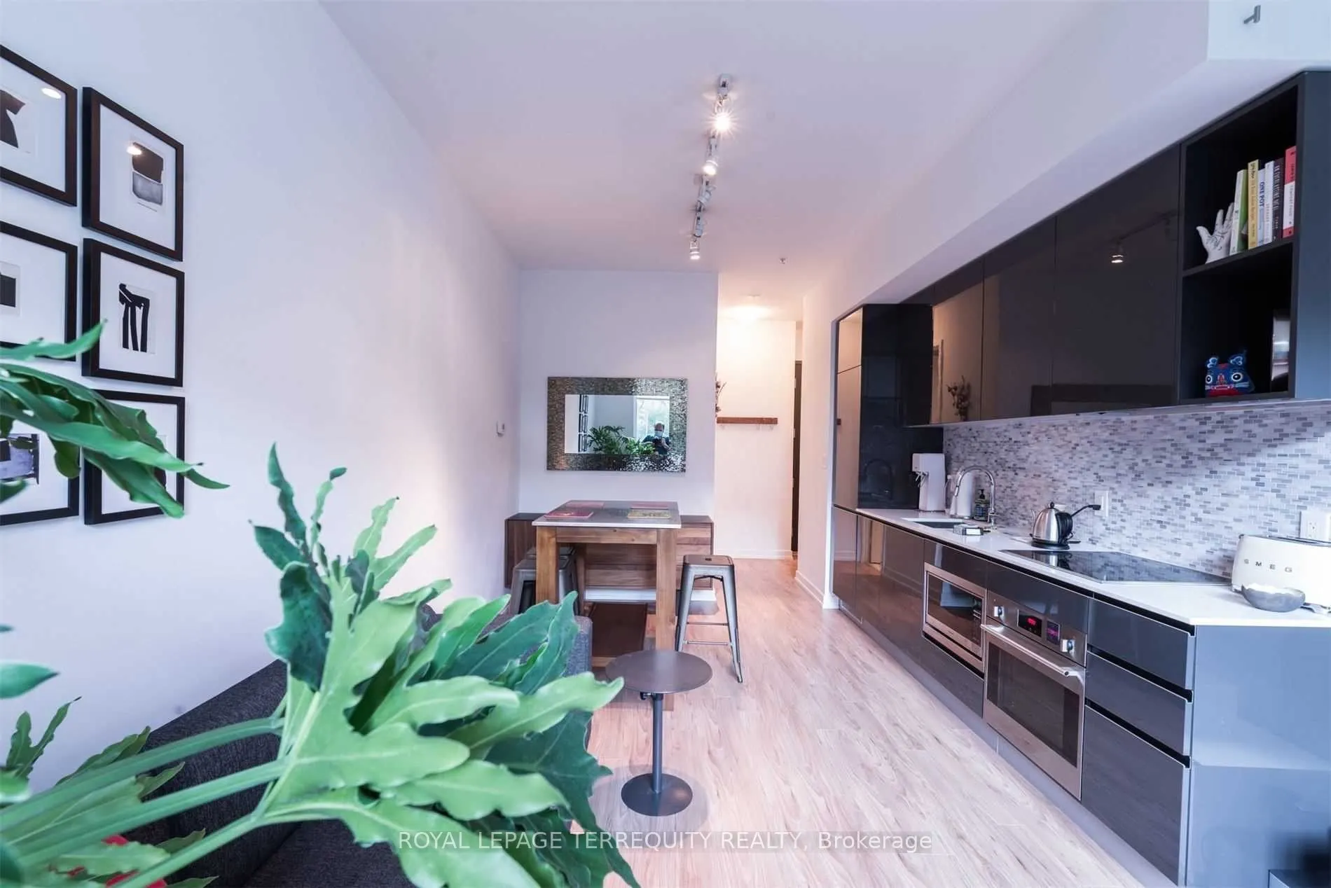 377 Madison Avenue, #105