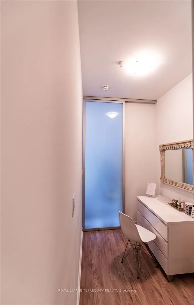377 Madison Avenue, #105