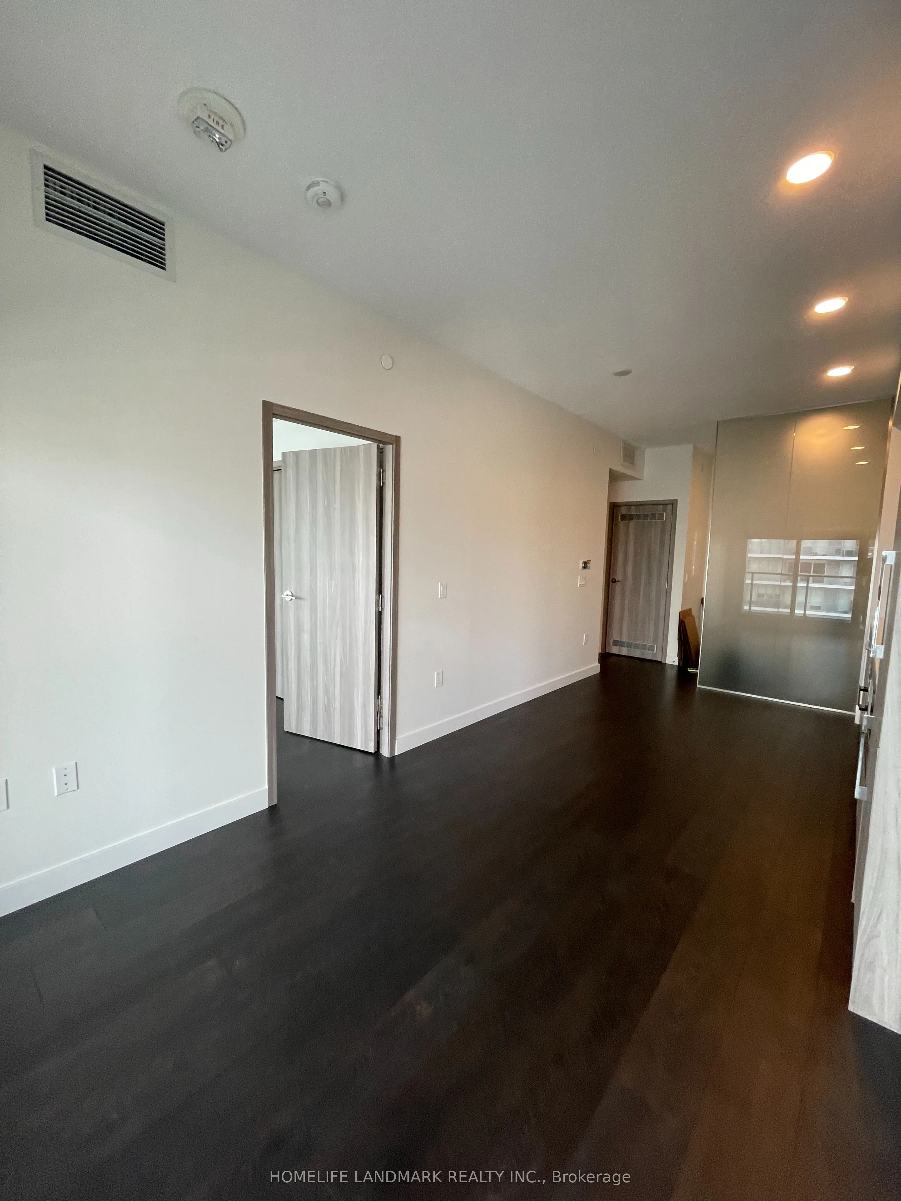 95 Mcmahon Drive, #801