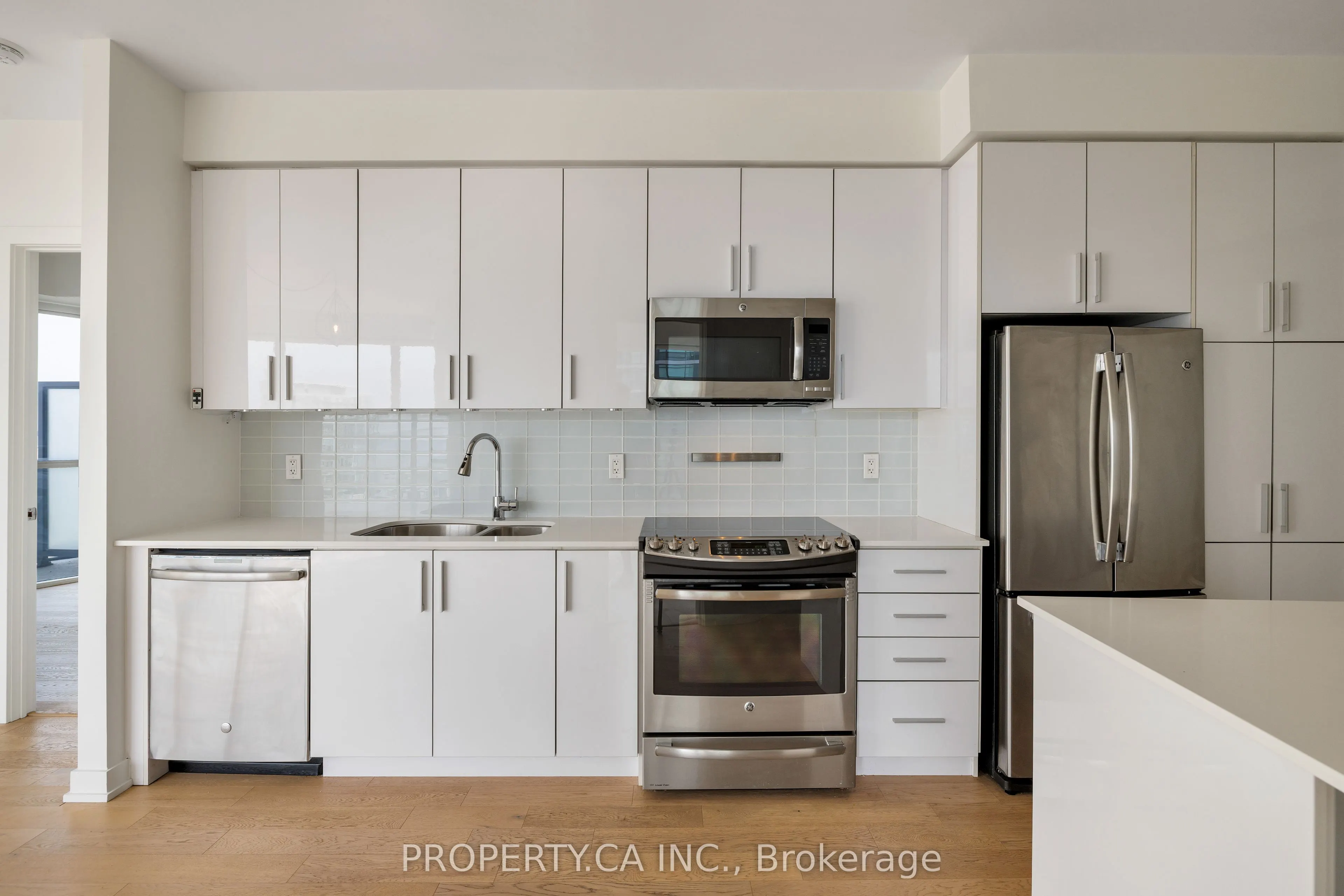 20 Bruyeres Mews, #2112