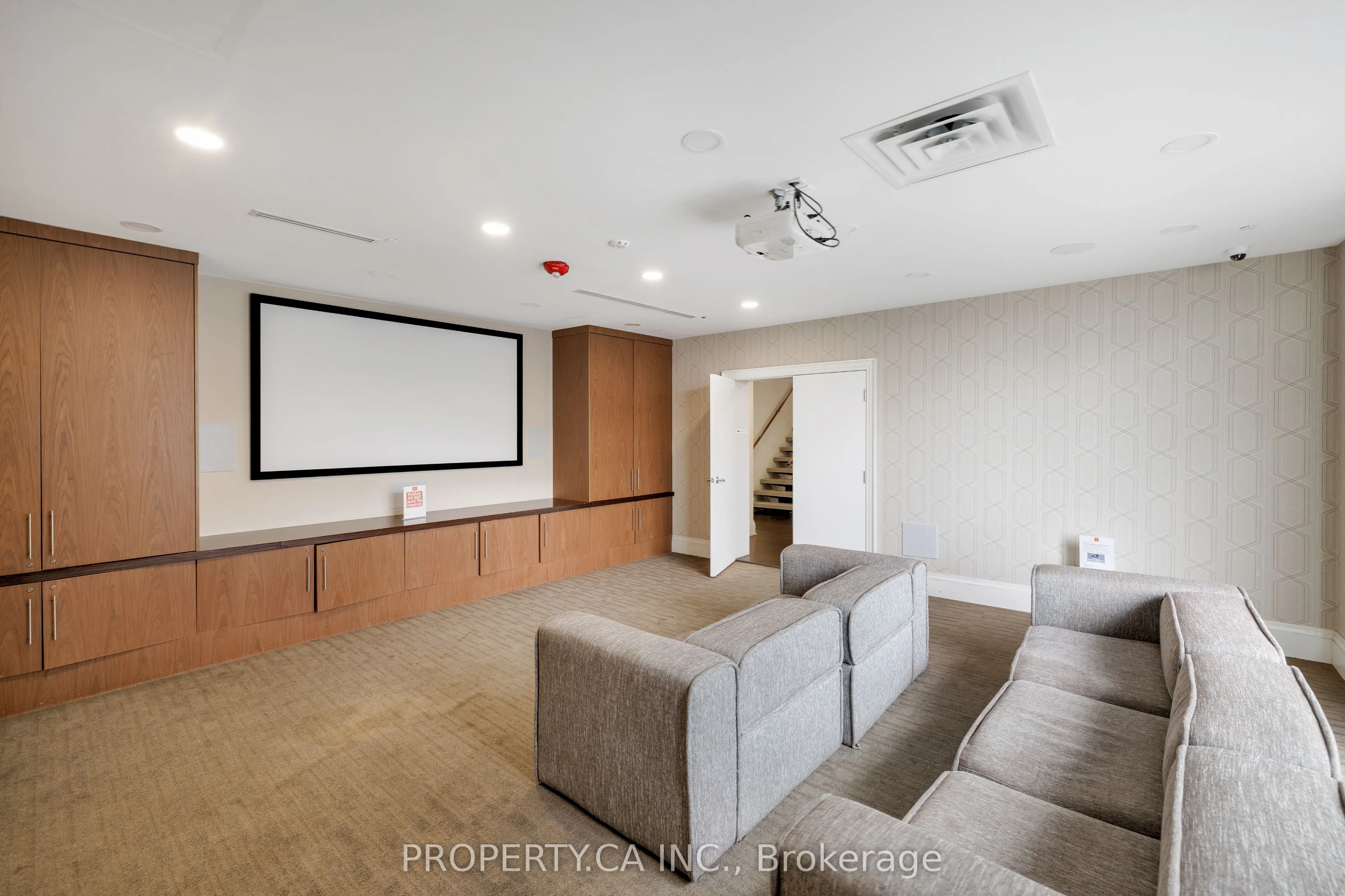 20 Bruyeres Mews, #2112