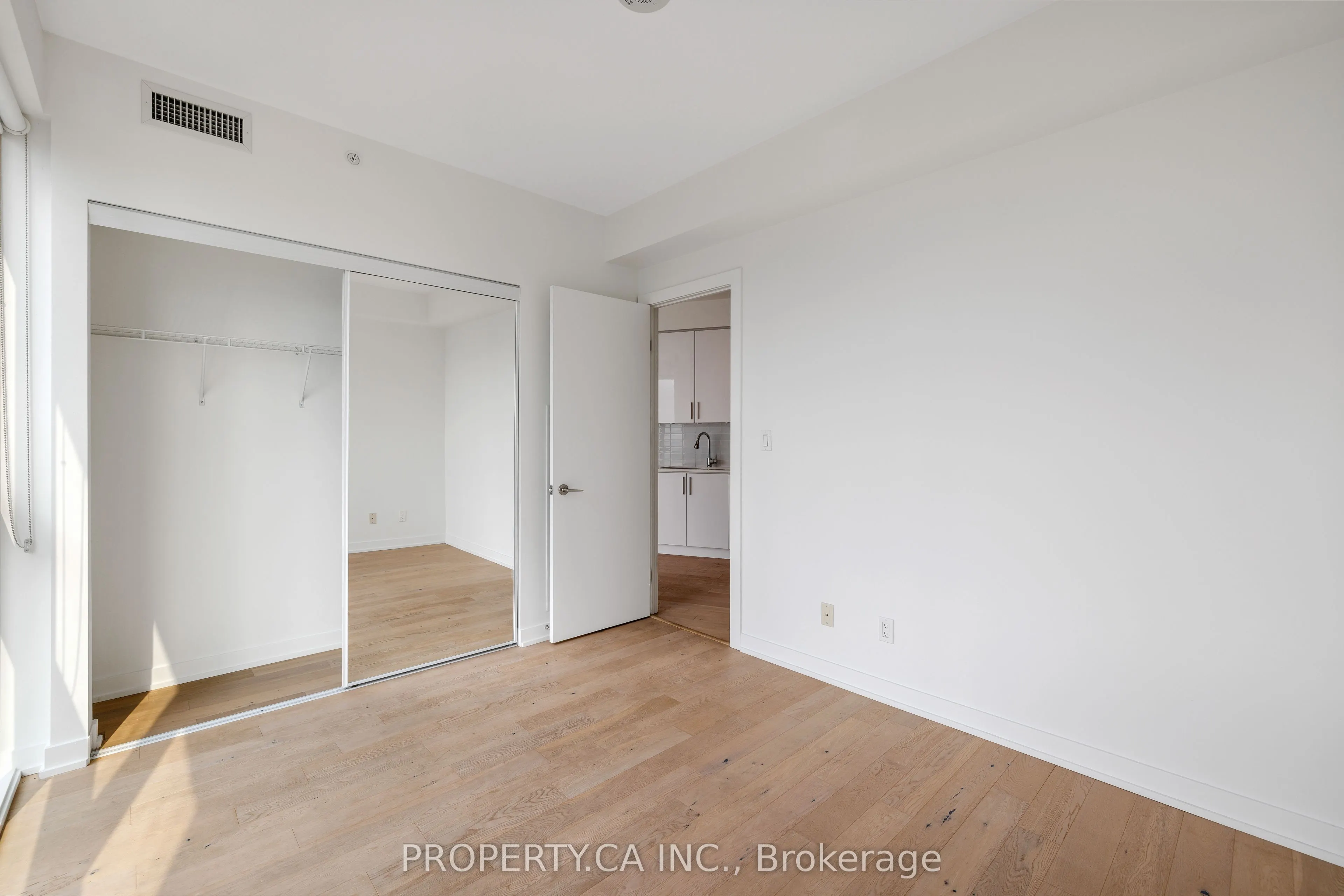 20 Bruyeres Mews, #2112