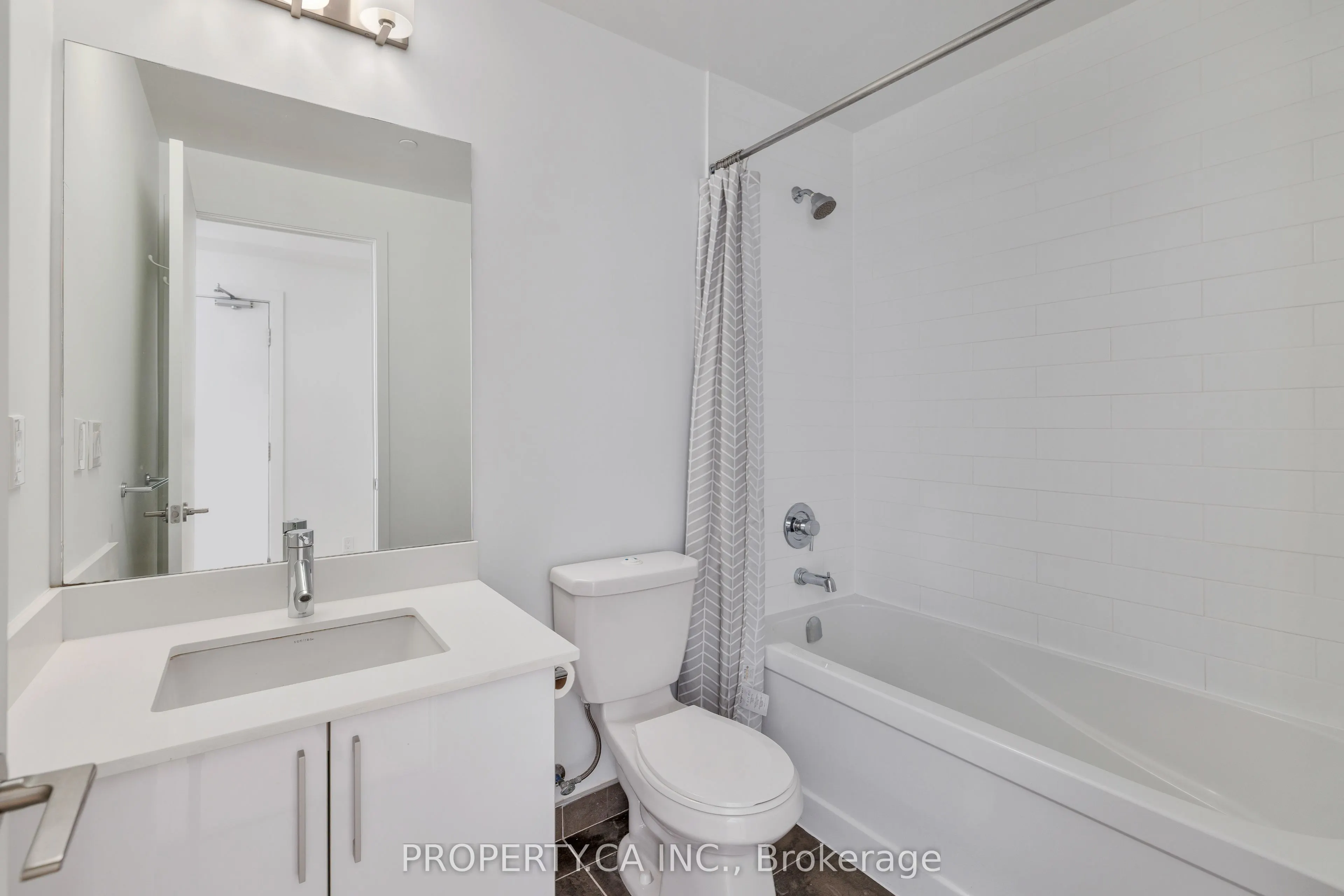 20 Bruyeres Mews, #2112