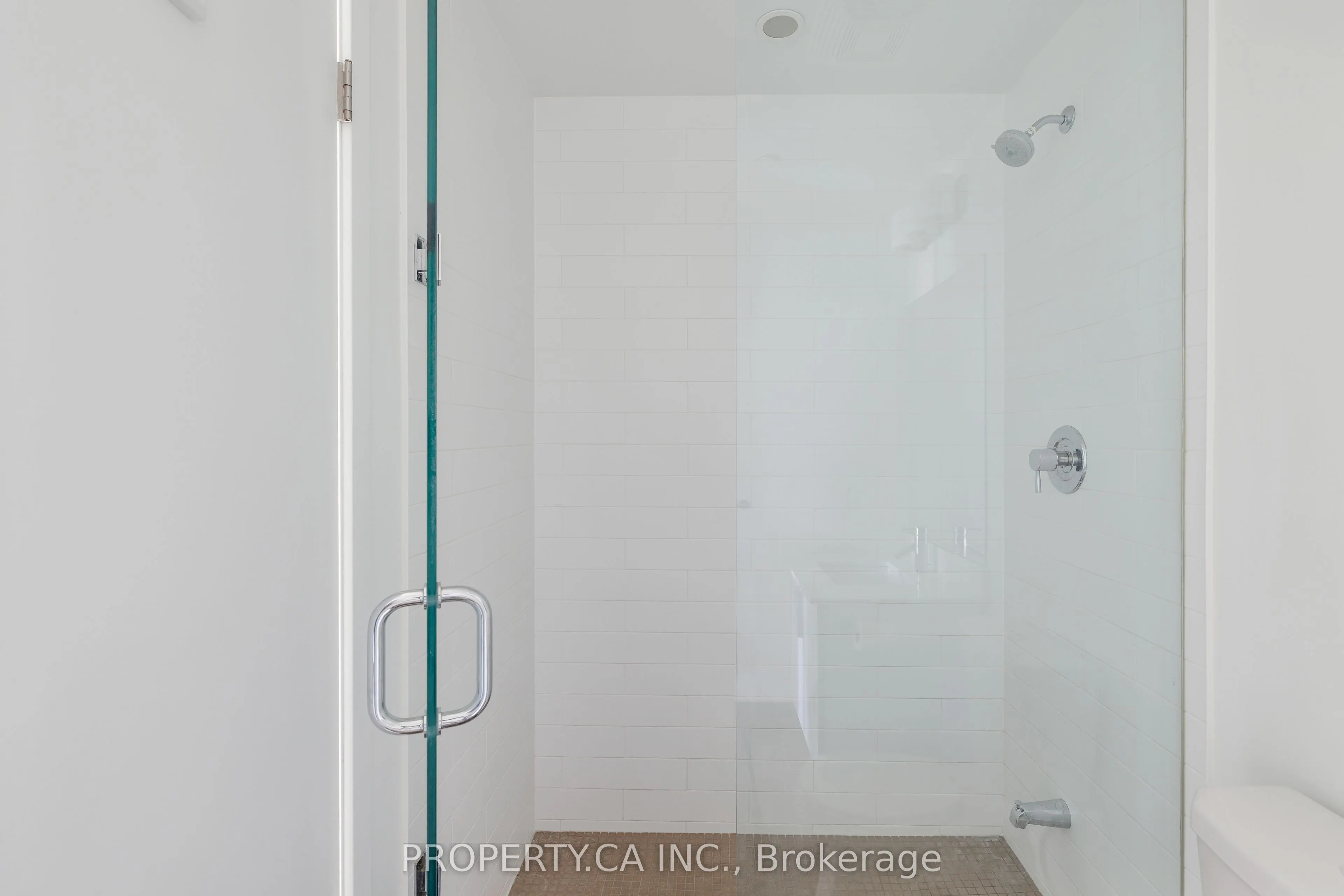 20 Bruyeres Mews, #2112