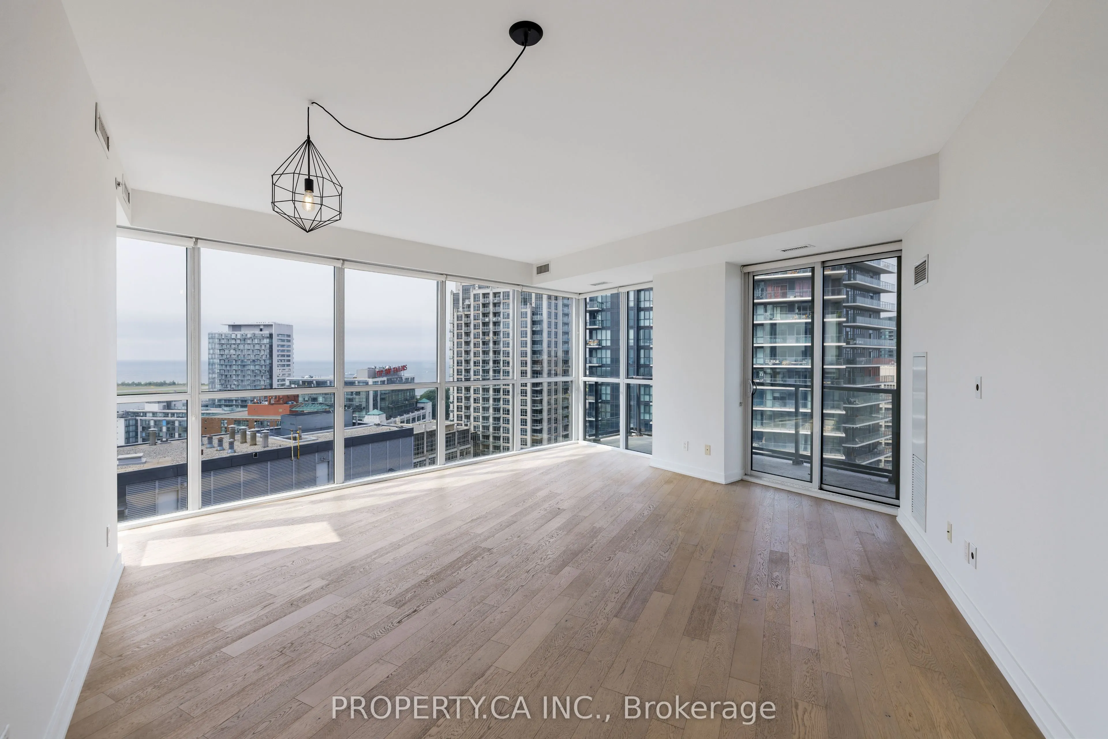 20 Bruyeres Mews, #2112
