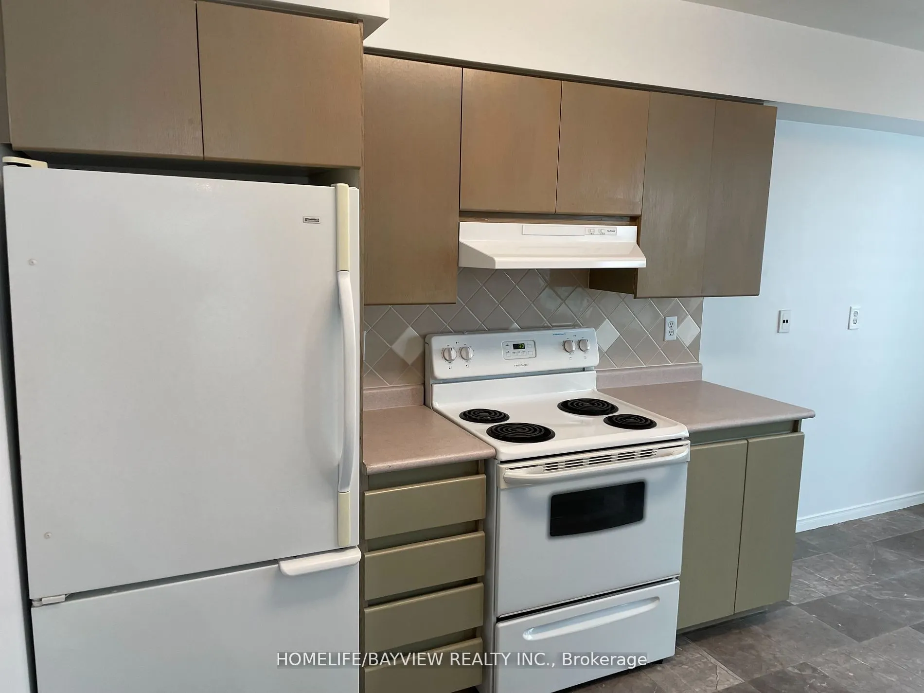 238 Doris Avenue, #2003