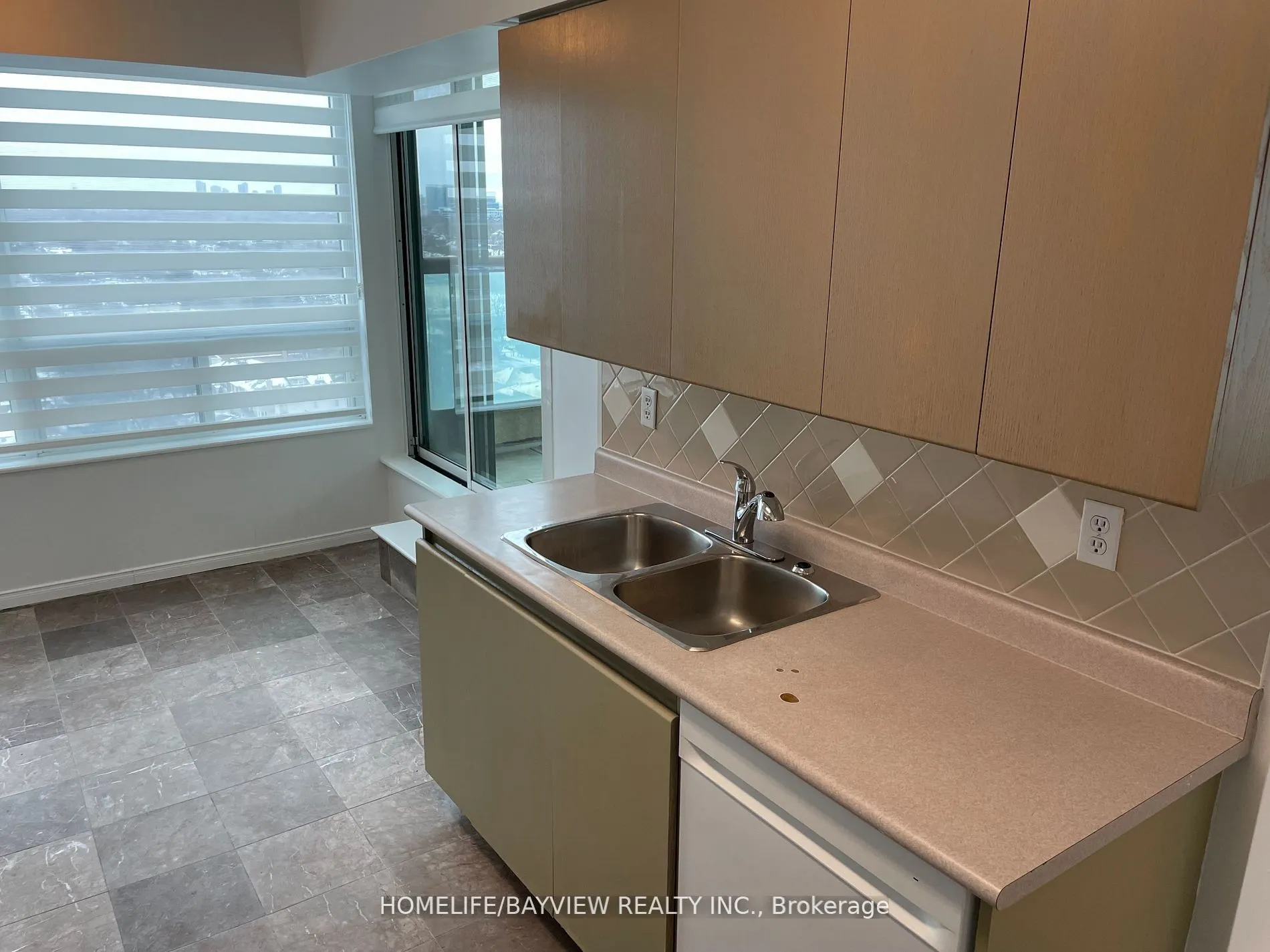 238 Doris Avenue, #2003