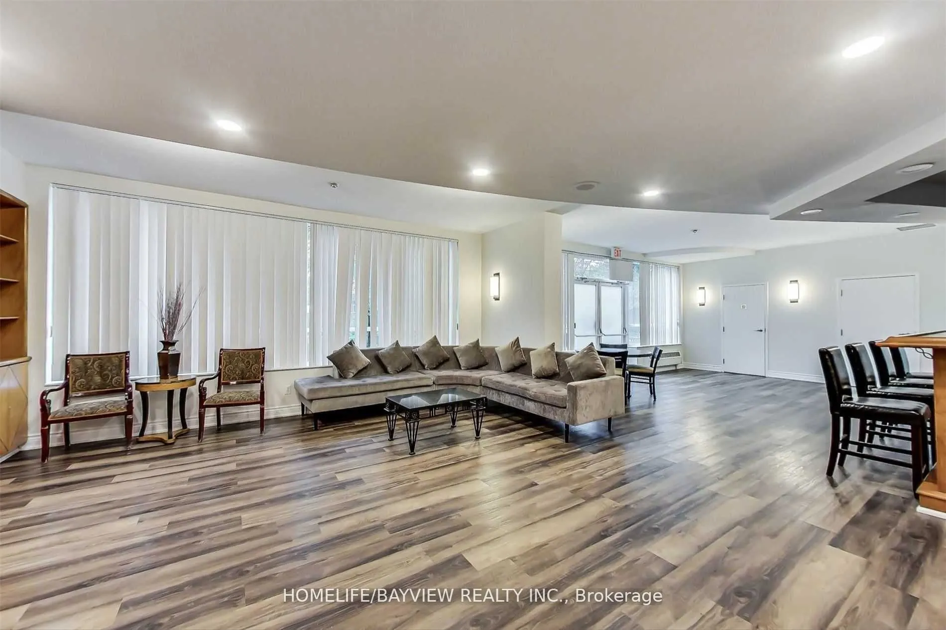 238 Doris Avenue, #2003