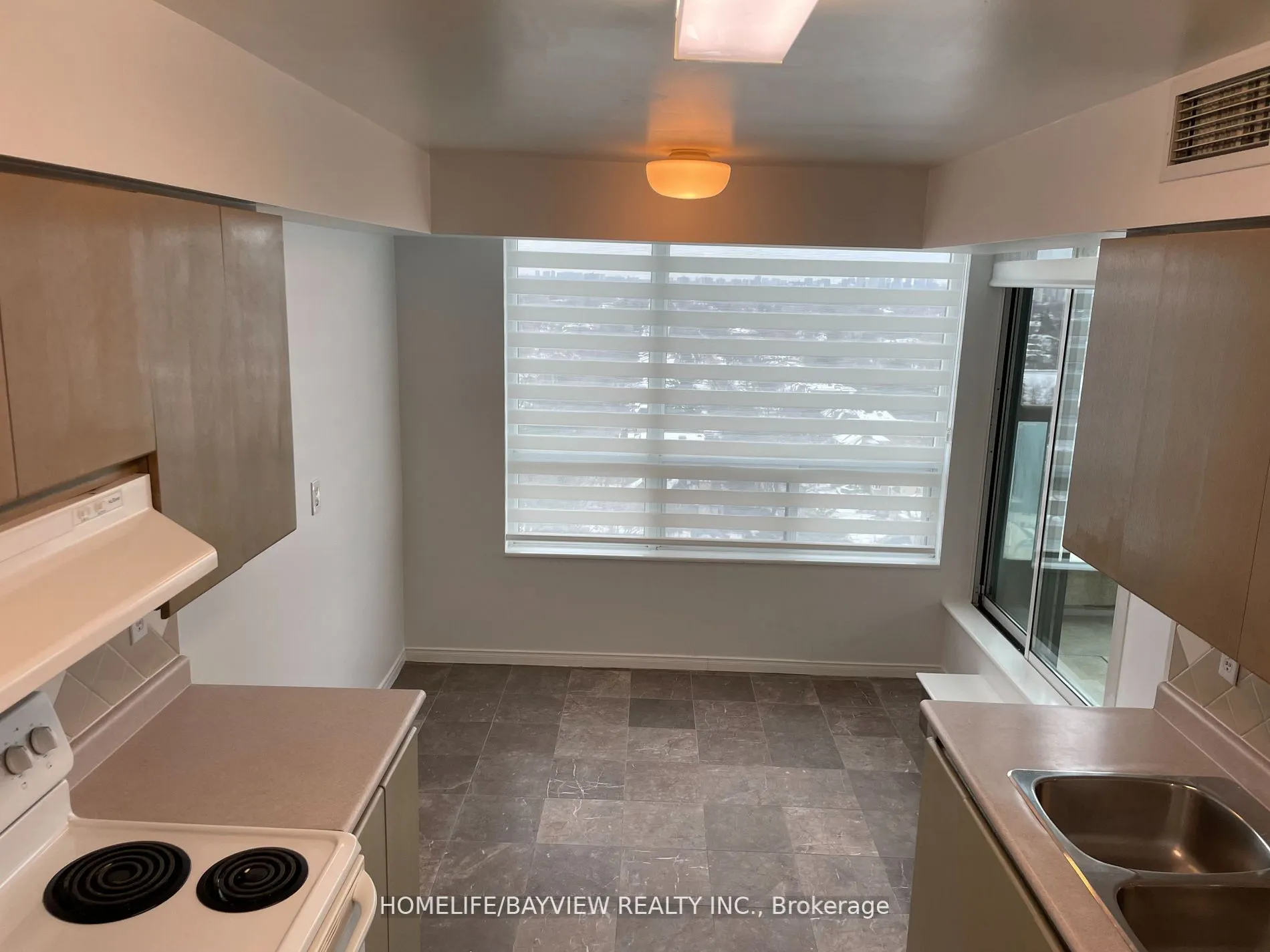 238 Doris Avenue, #2003