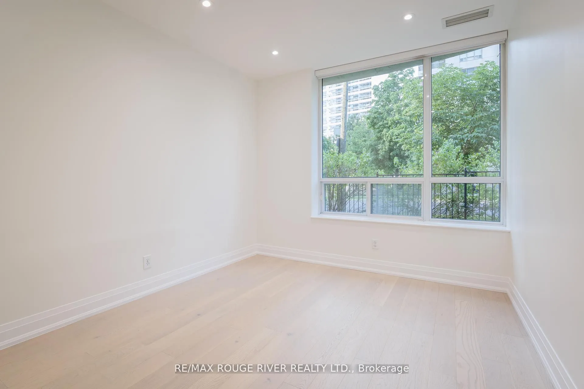 238 Doris Avenue, #109