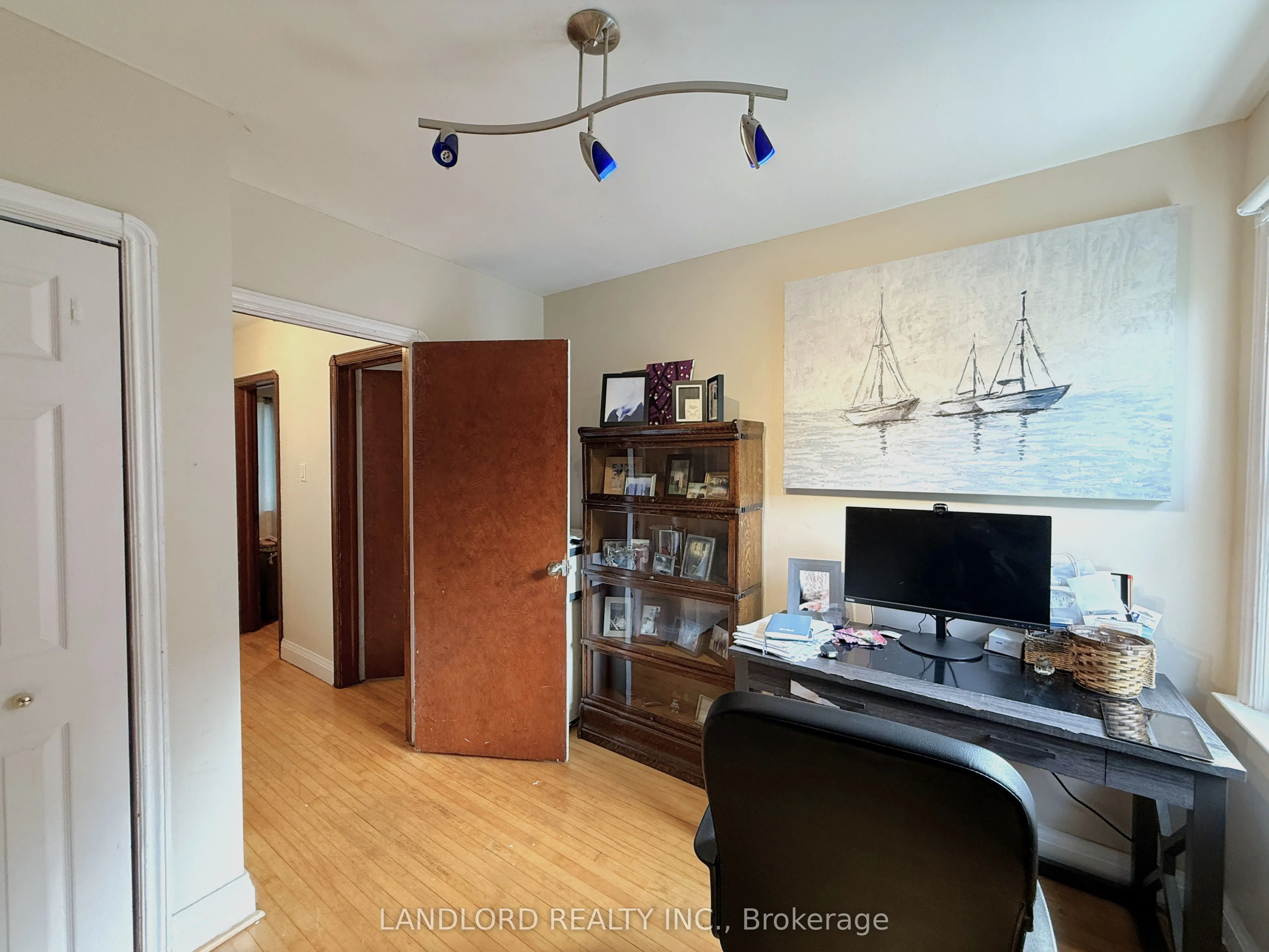 1 Thursfield Crescent