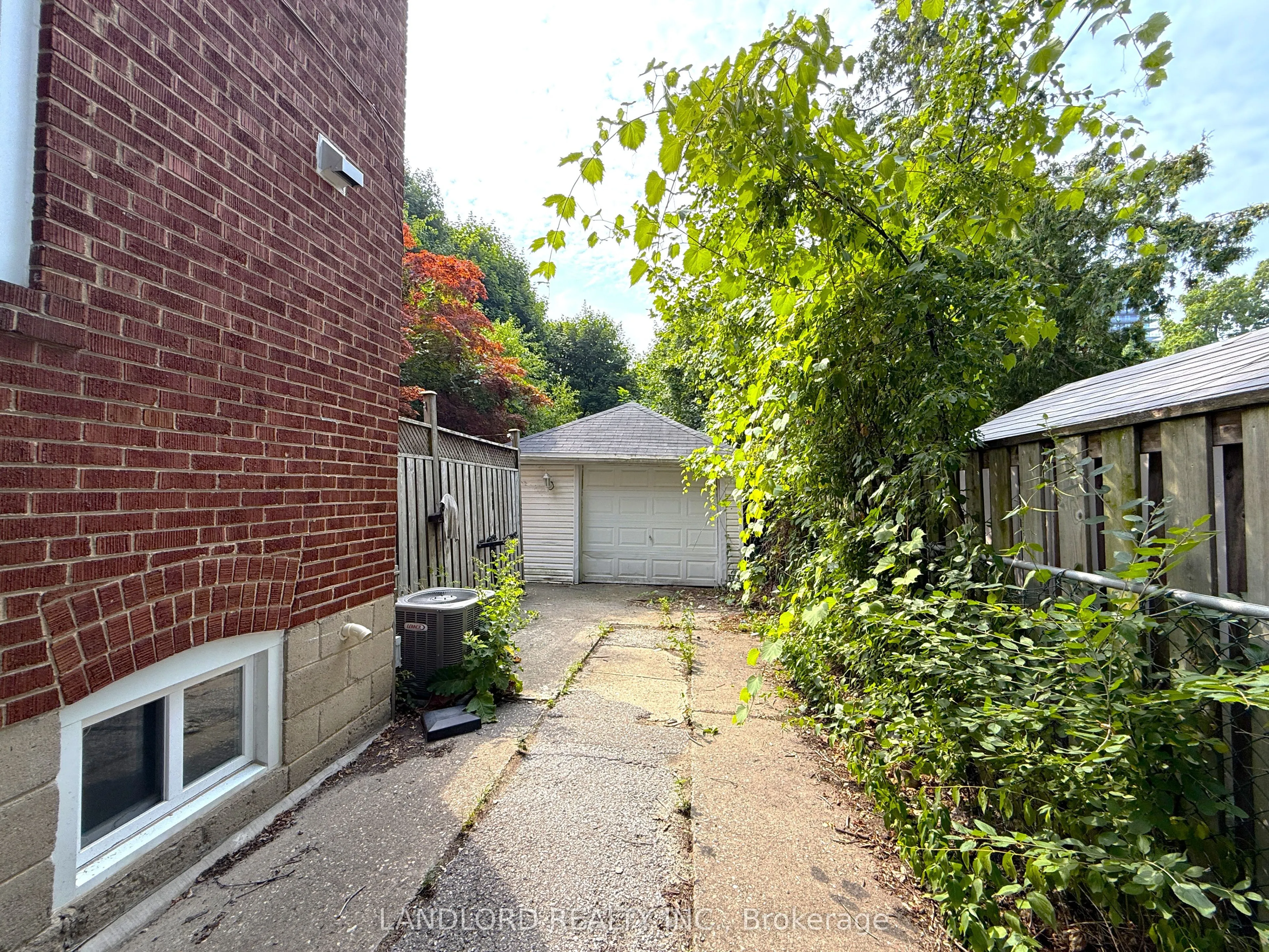 1 Thursfield Crescent