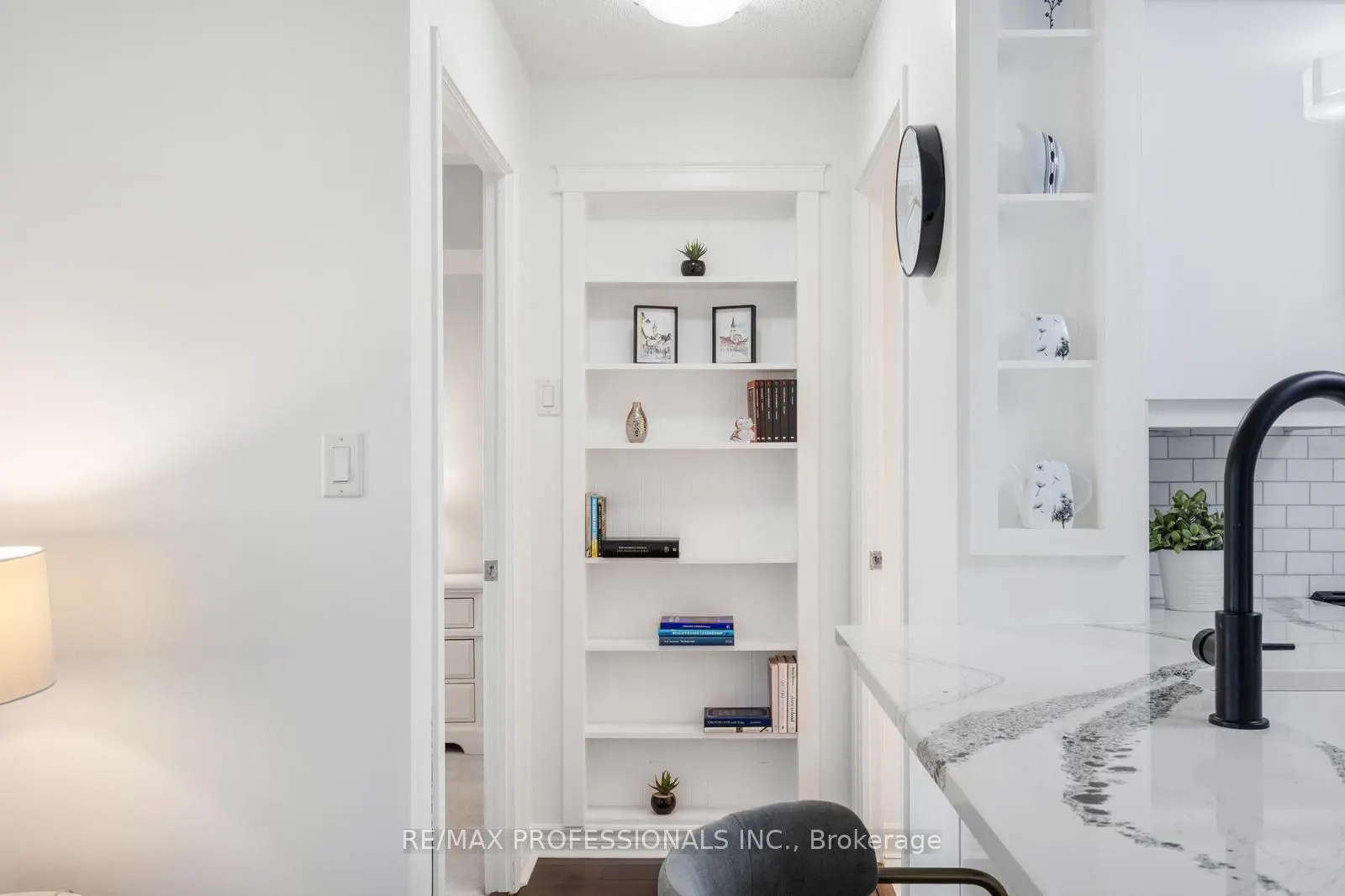 8 Rean Drive, #411