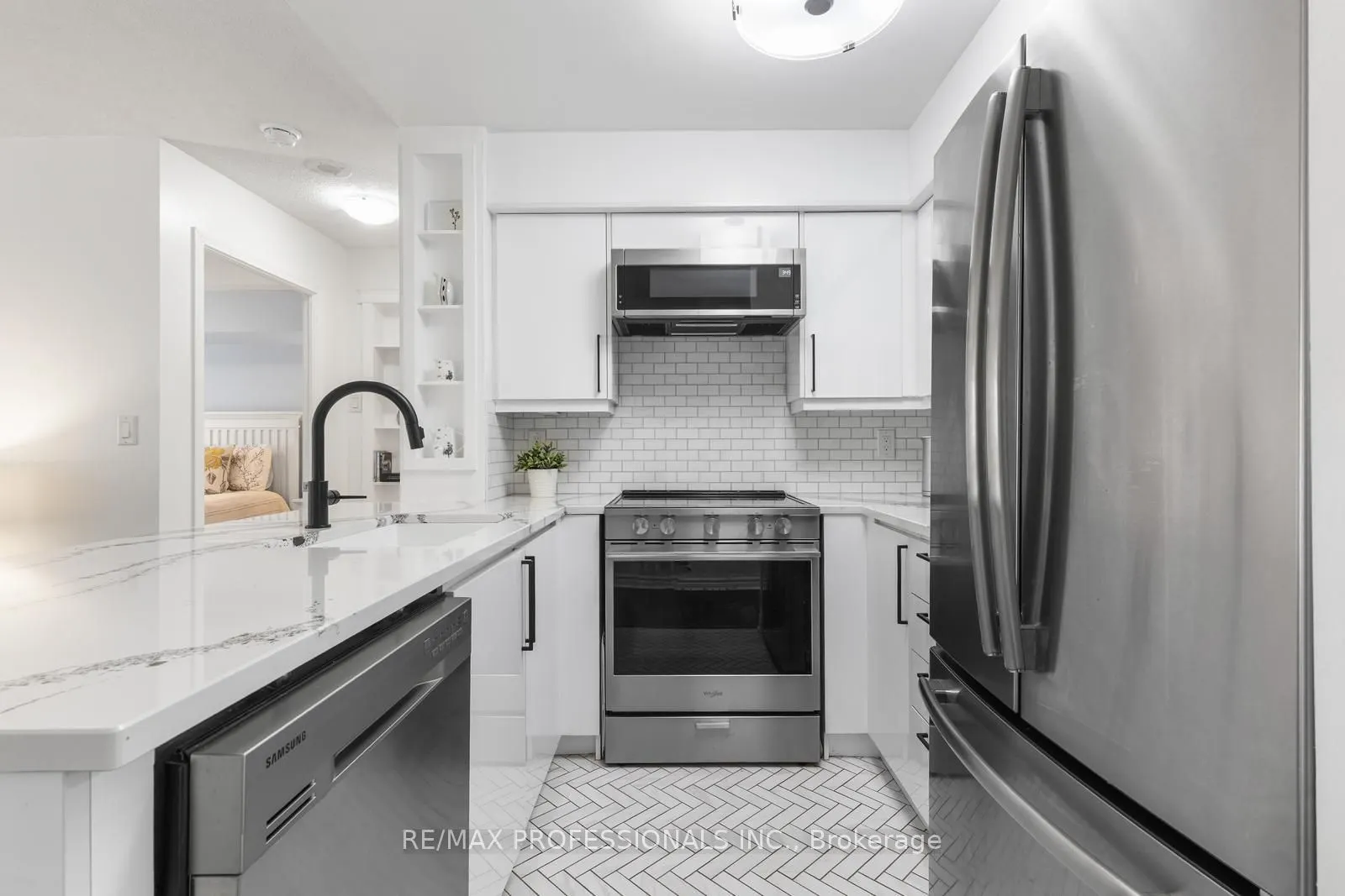 8 Rean Drive, #411