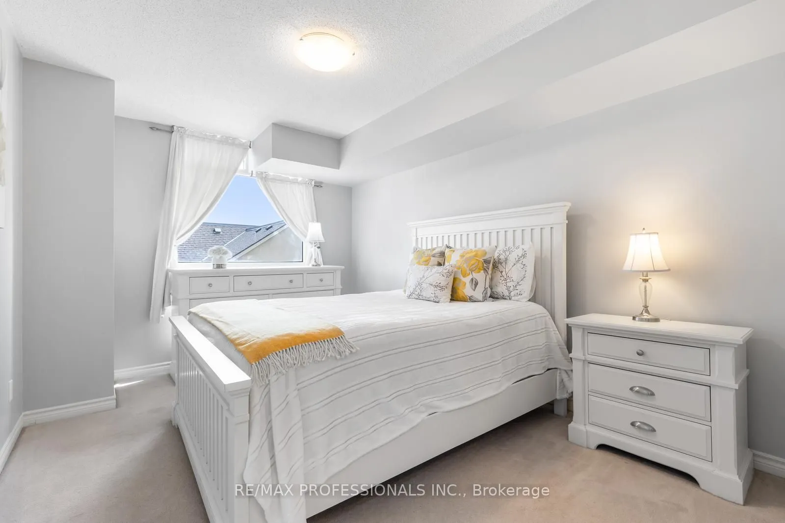 8 Rean Drive, #411