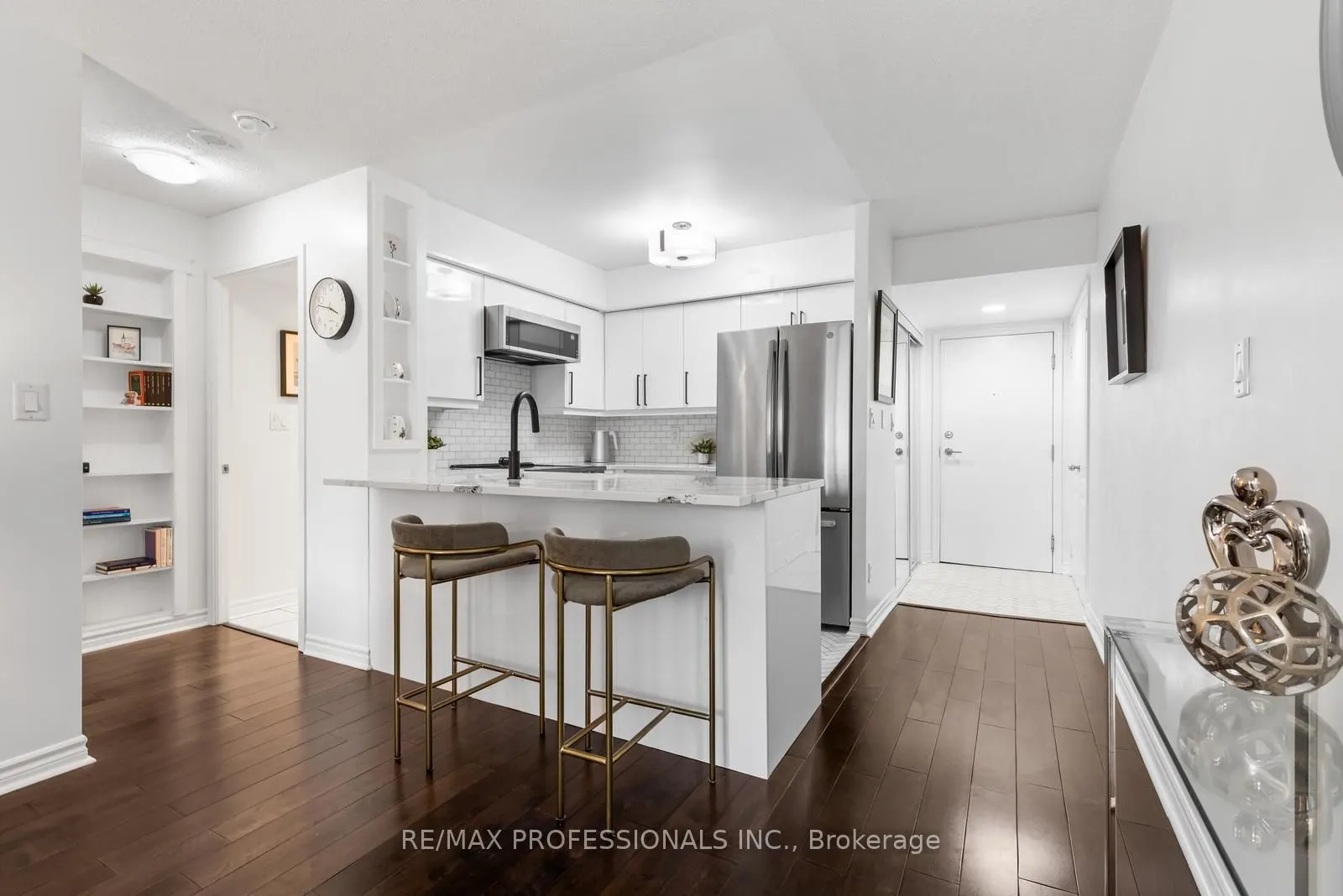 8 Rean Drive, #411