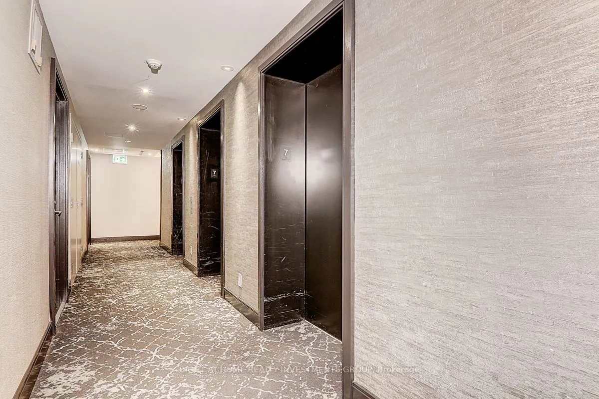 18 Yorkville Avenue, #704