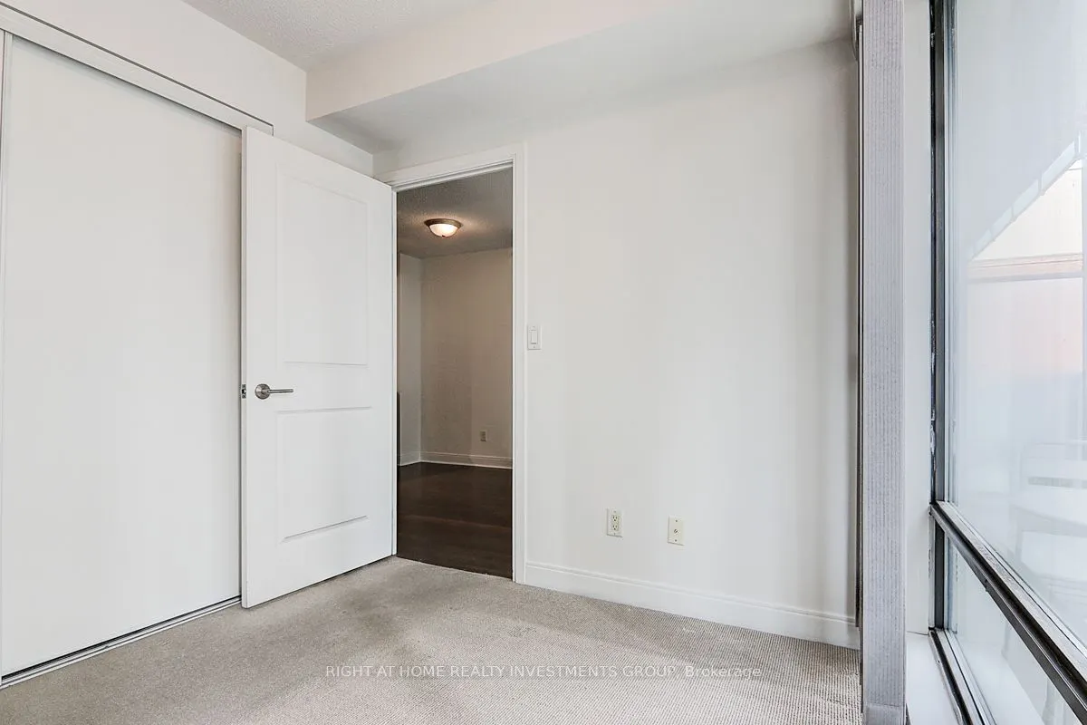 18 Yorkville Avenue, #704