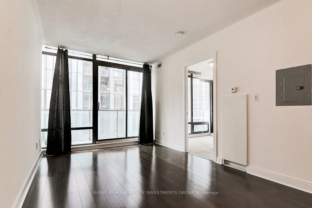 18 Yorkville Avenue, #704