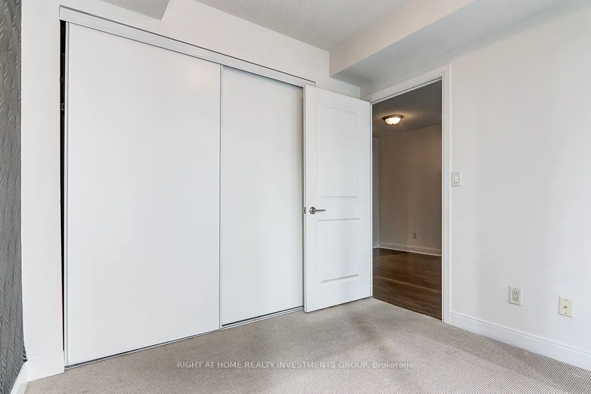 18 Yorkville Avenue, #704