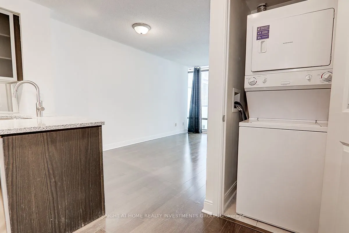 18 Yorkville Avenue, #704