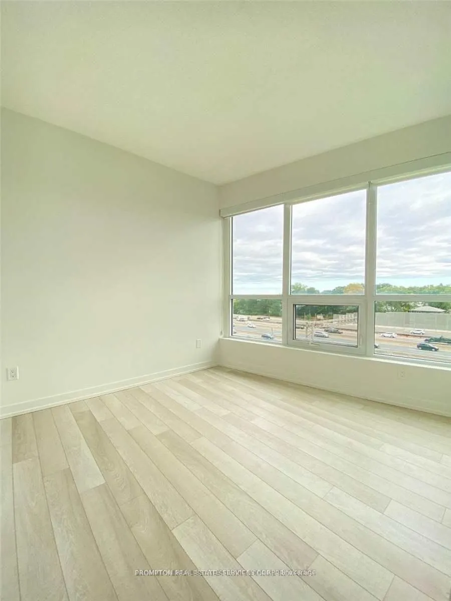 115 Mcmahon Drive, #511
