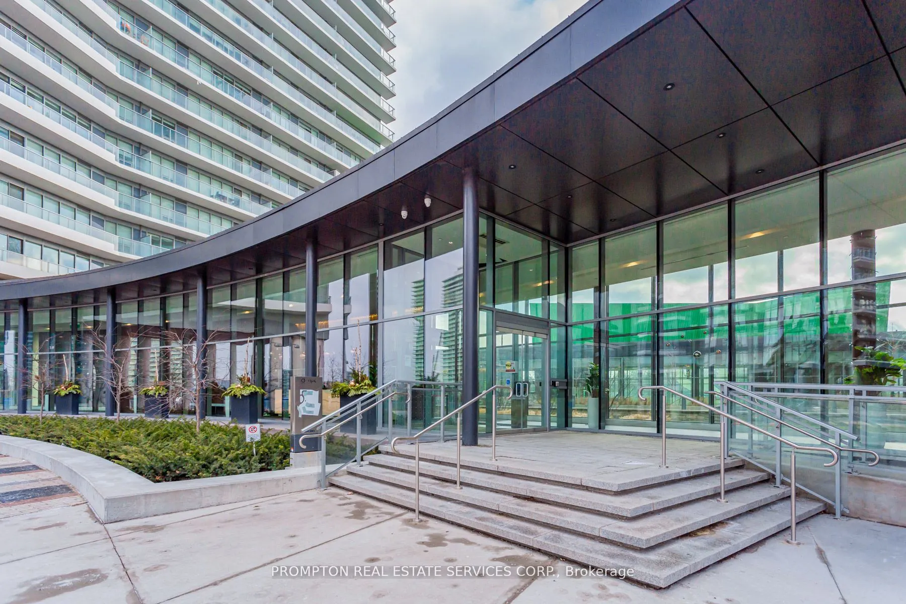 115 Mcmahon Drive, #511