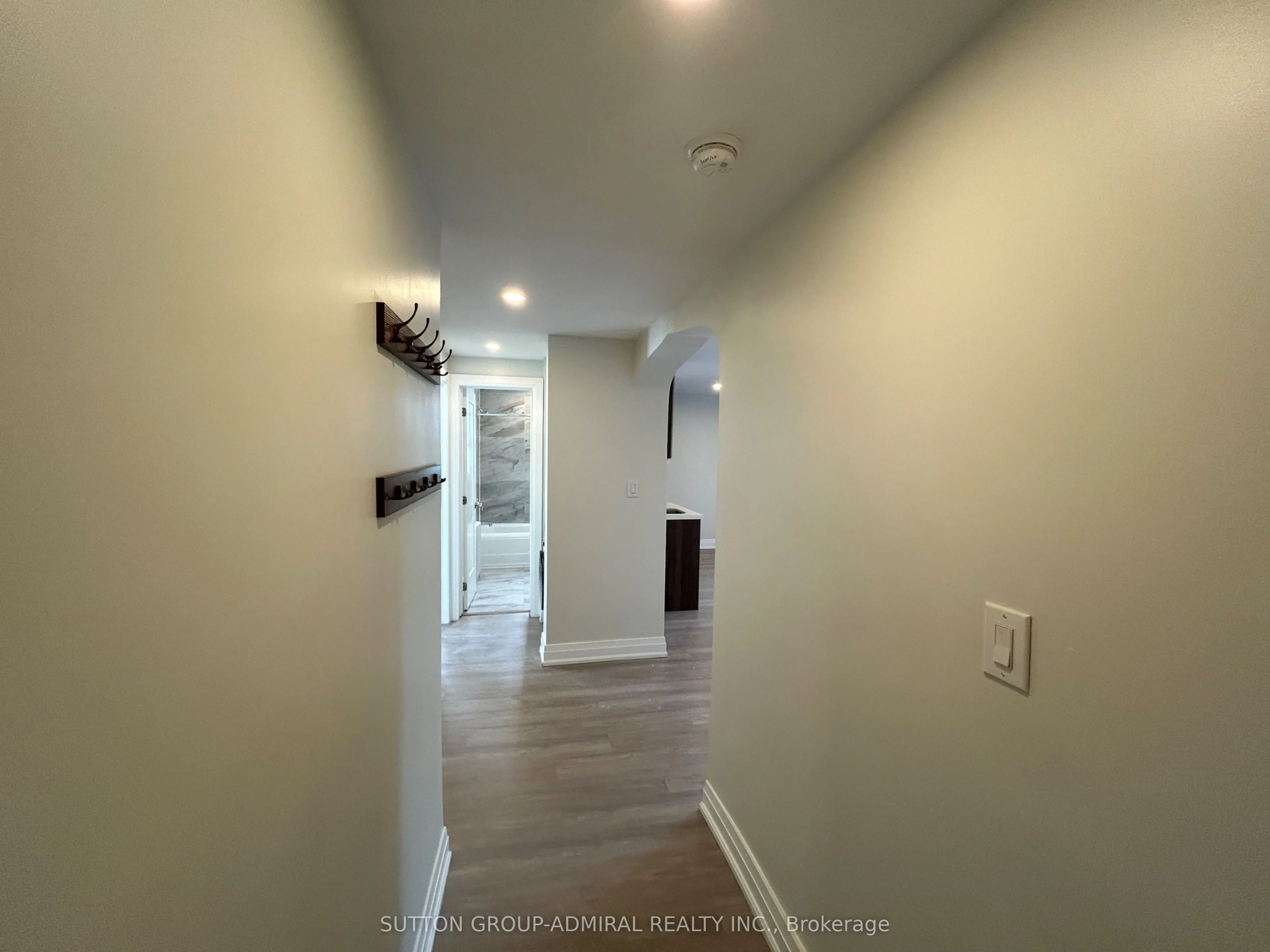 699 Eglinton Avenue W, #307