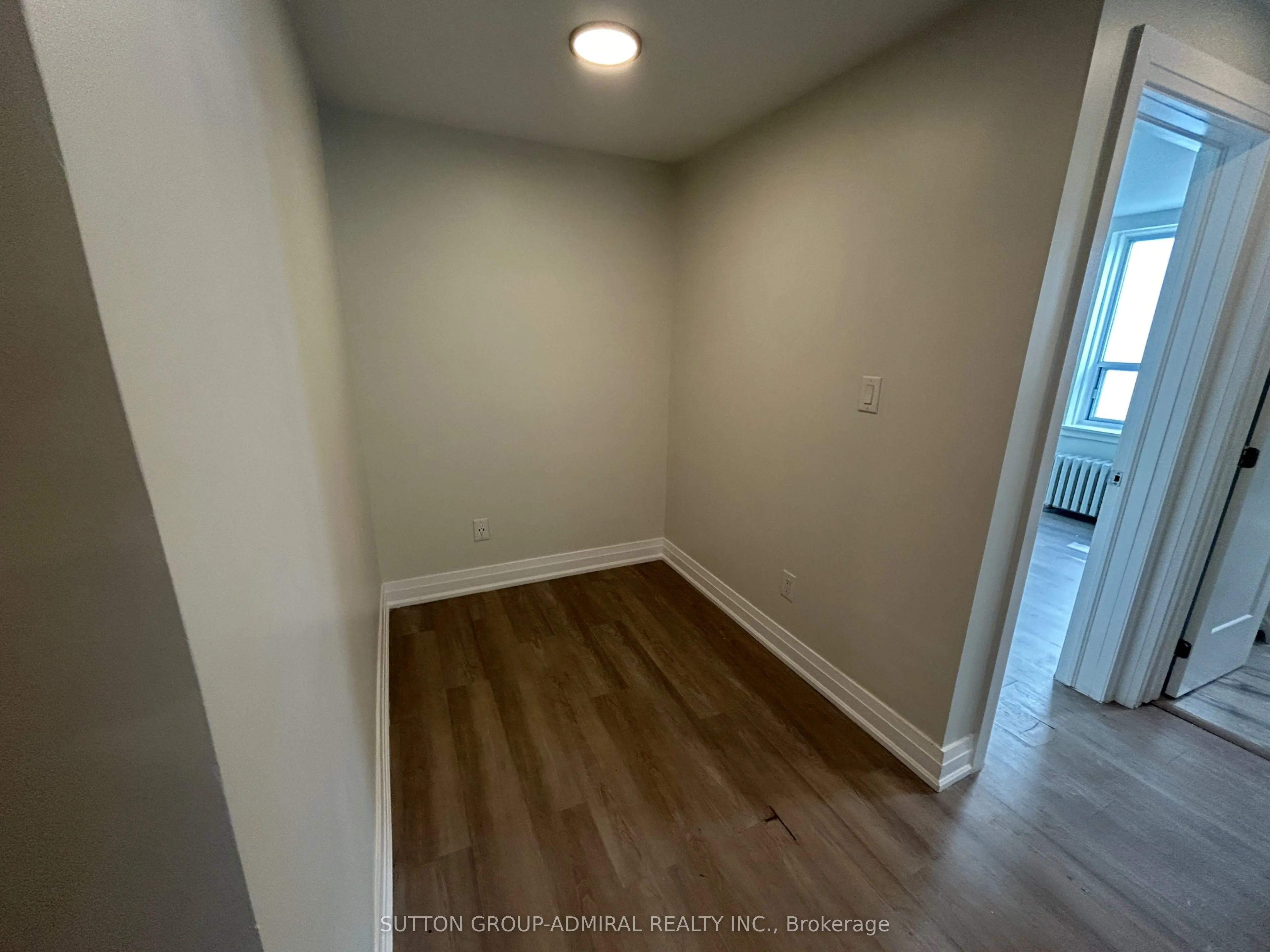 699 Eglinton Avenue W, #307