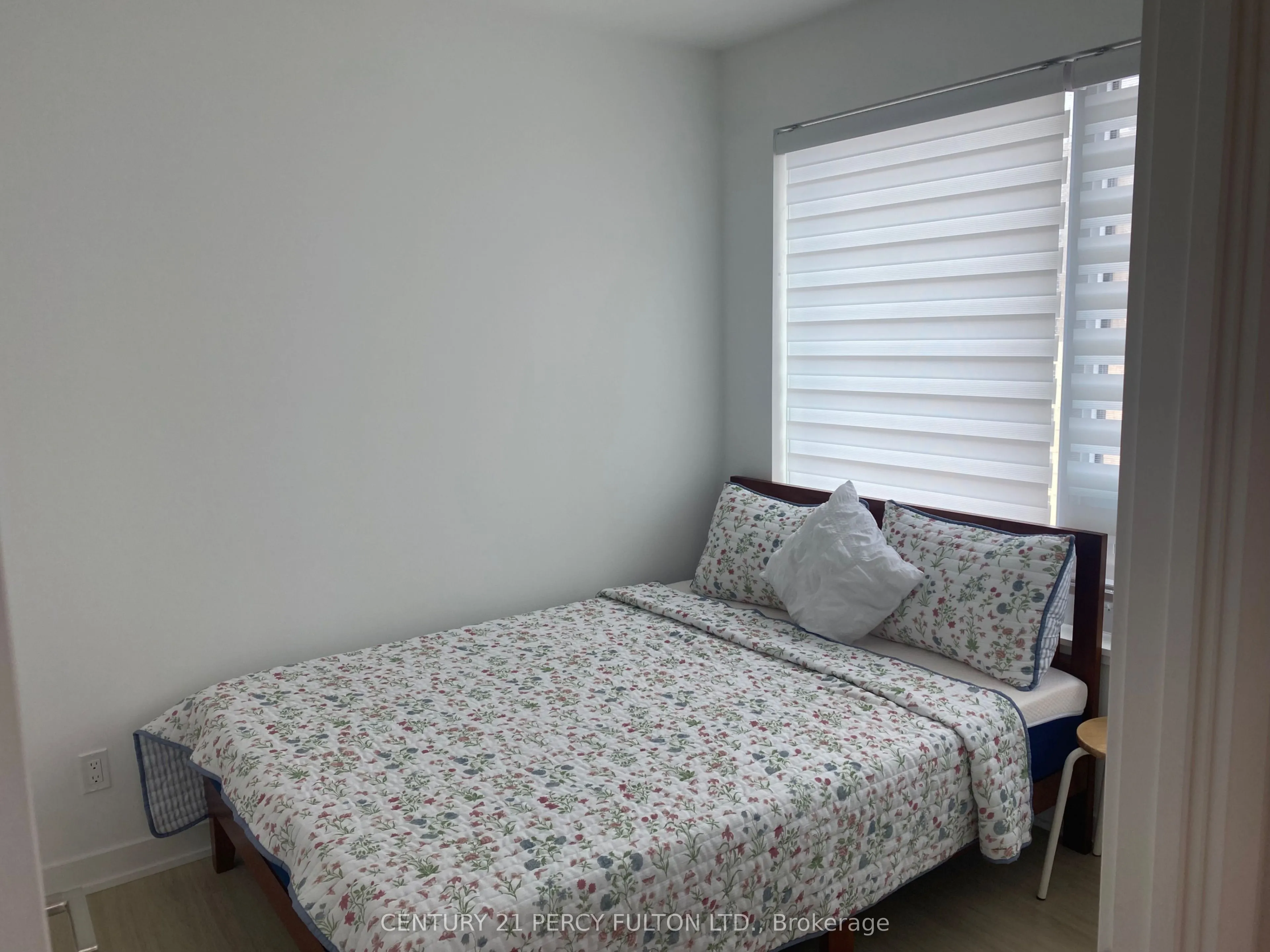 8 Wellesley Street W, #1712