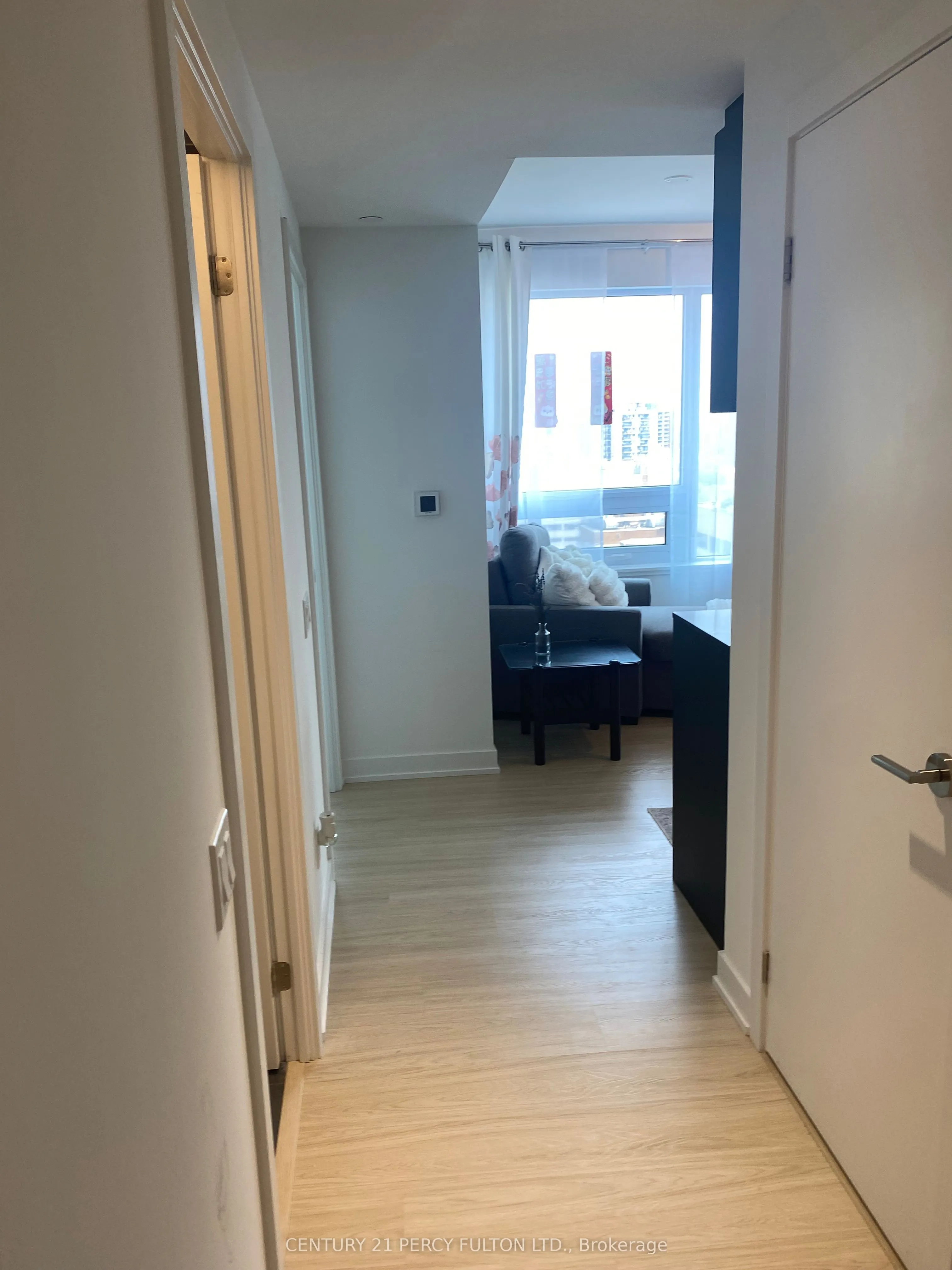 8 Wellesley Street W, #1712