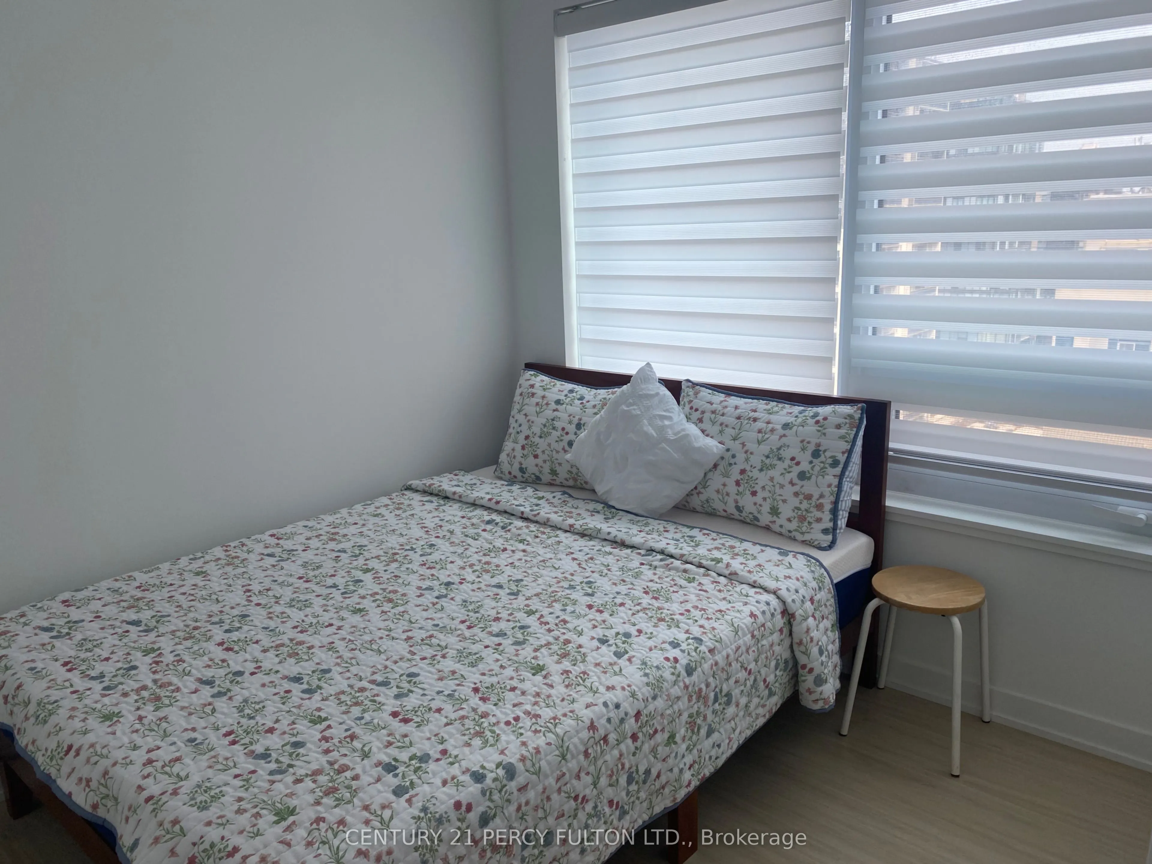 8 Wellesley Street W, #1712