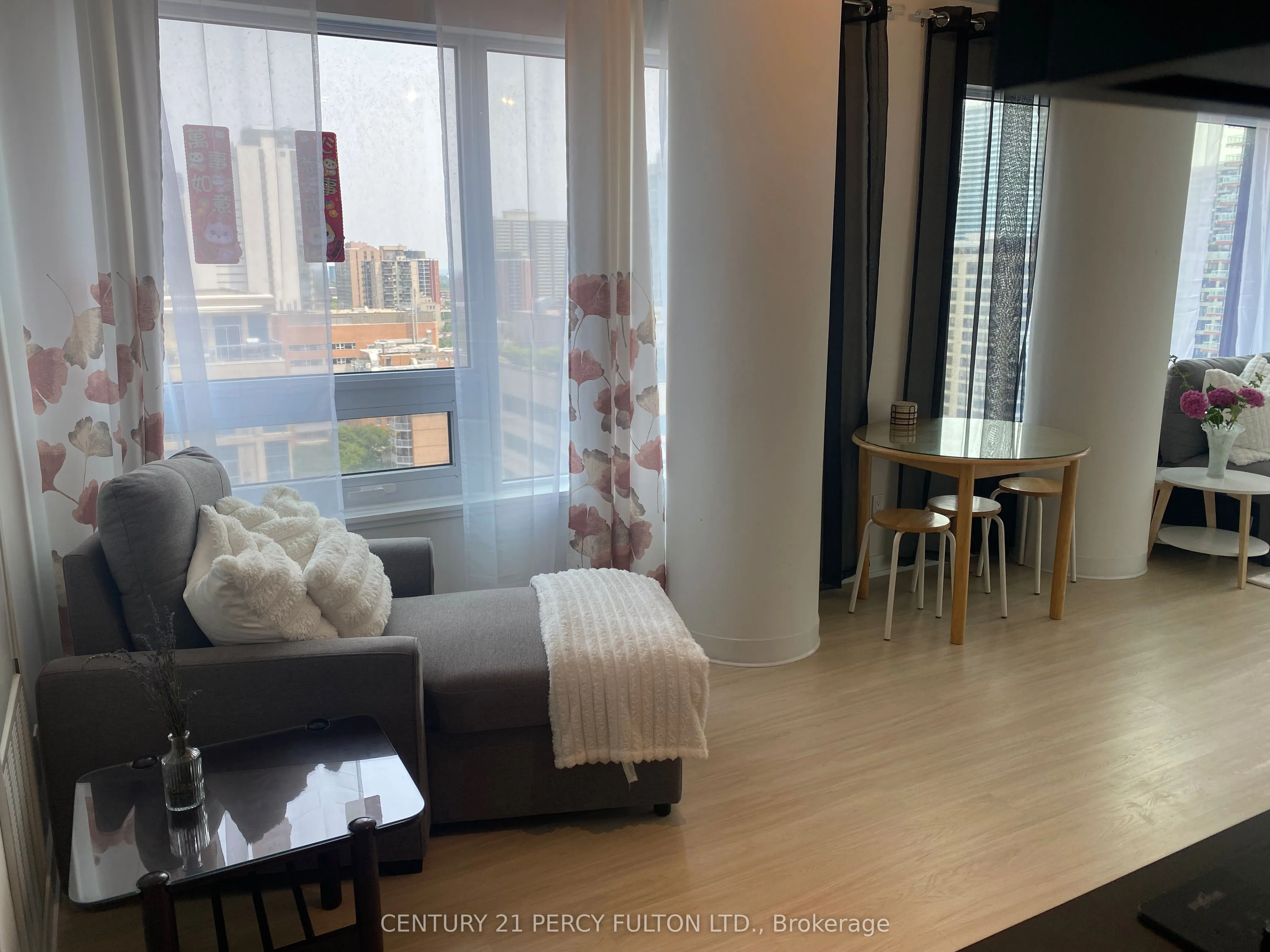 8 Wellesley Street W, #1712