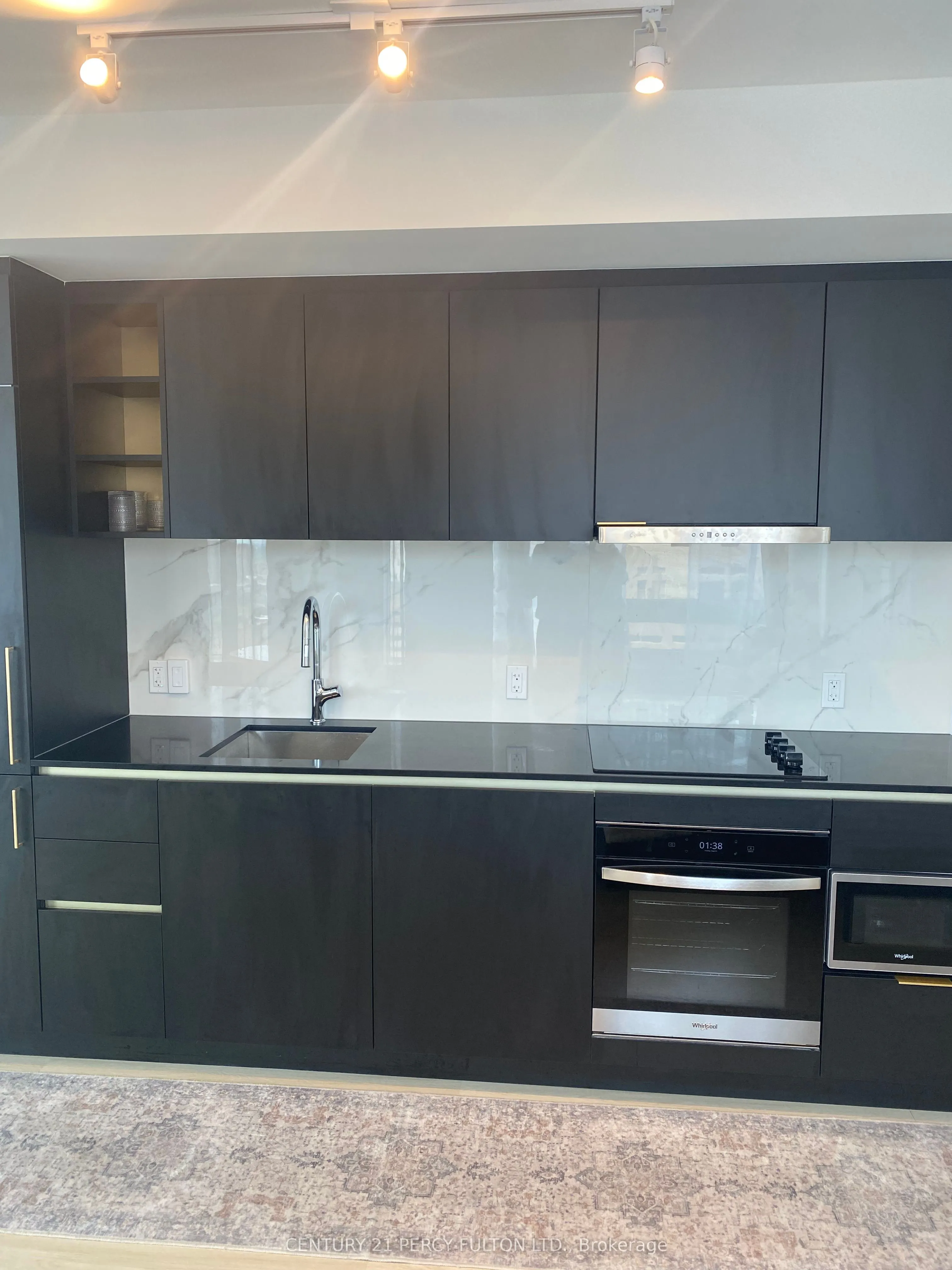 8 Wellesley Street W, #1712