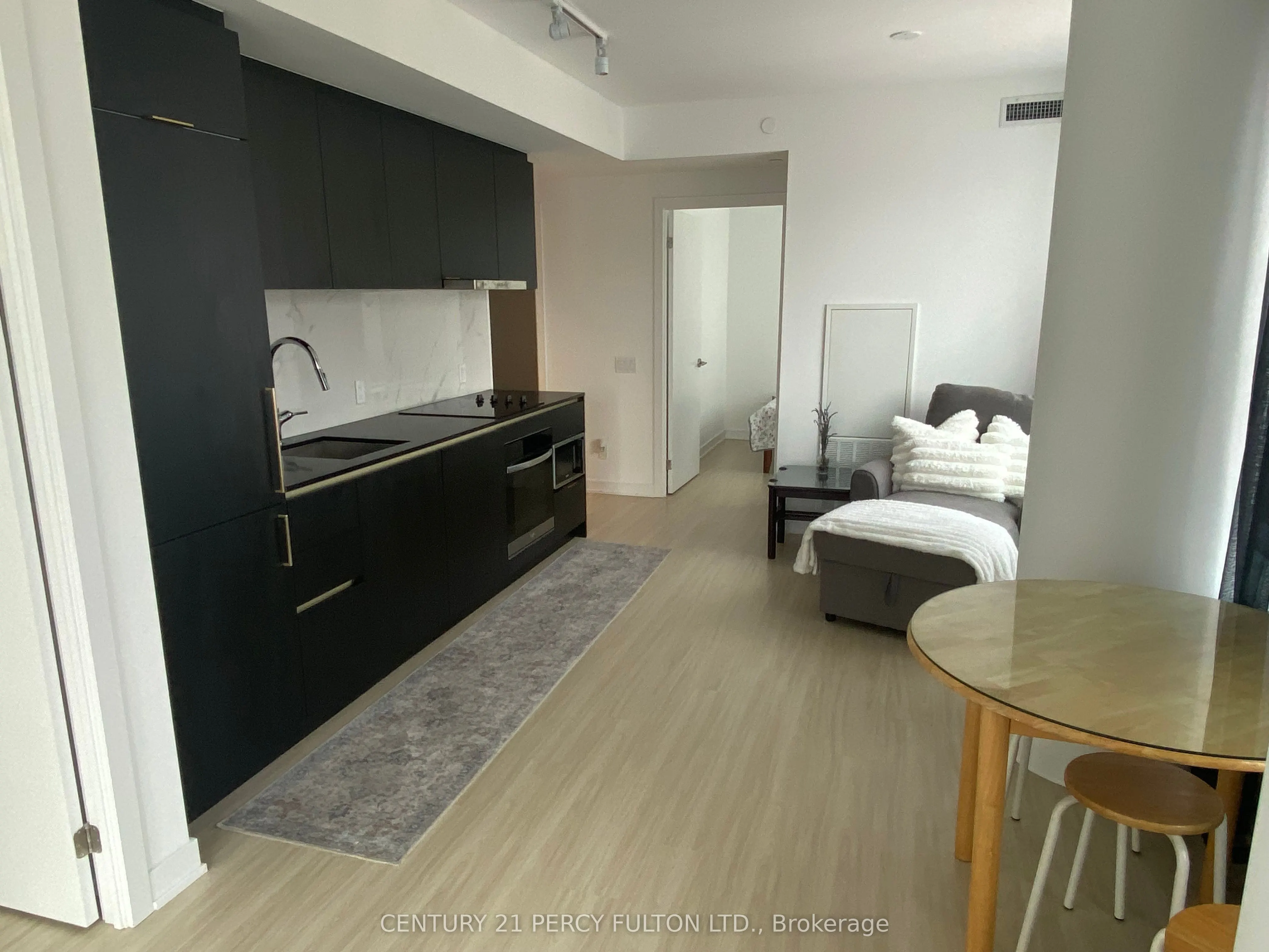8 Wellesley Street W, #1712