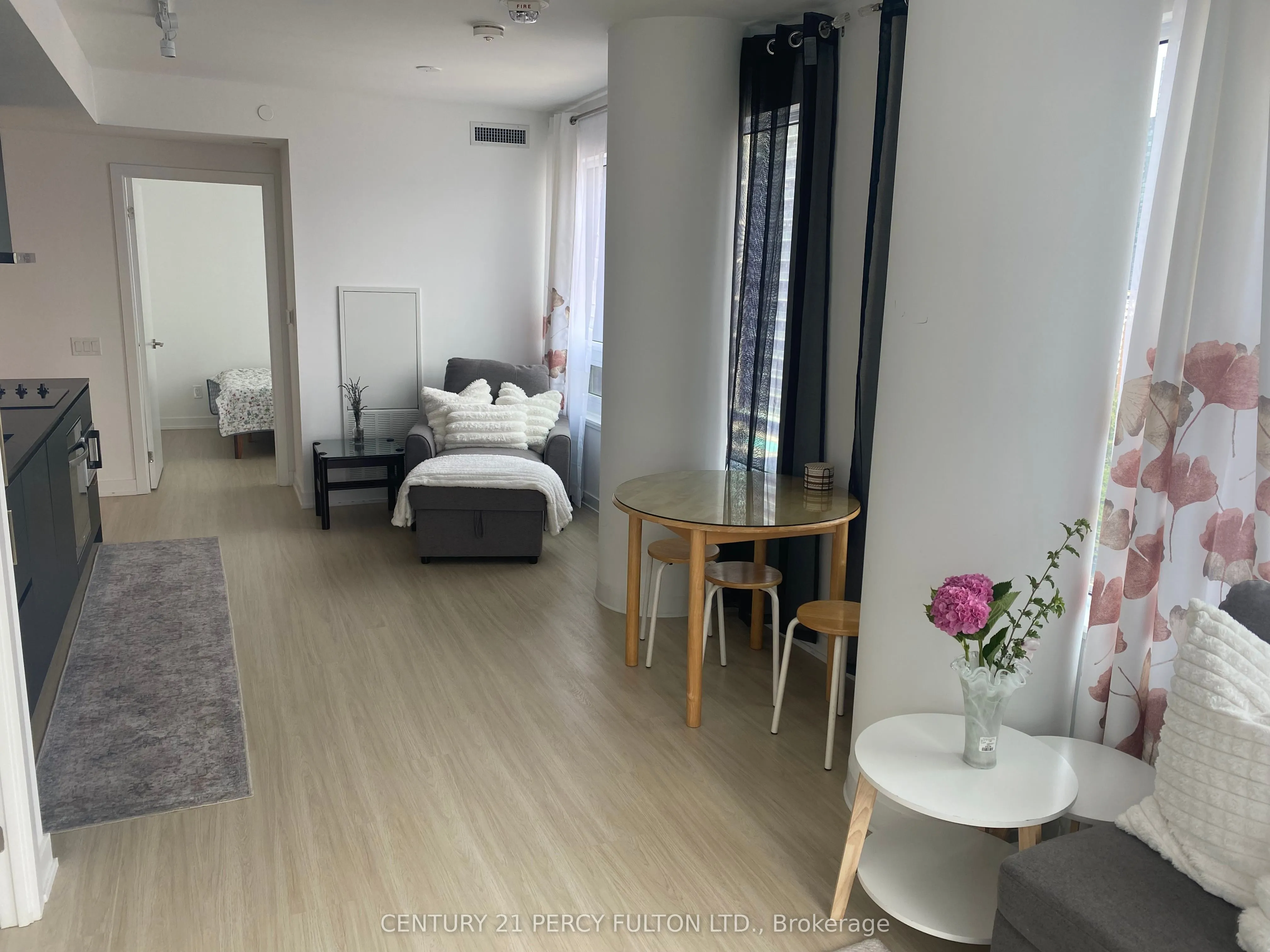 8 Wellesley Street W, #1712