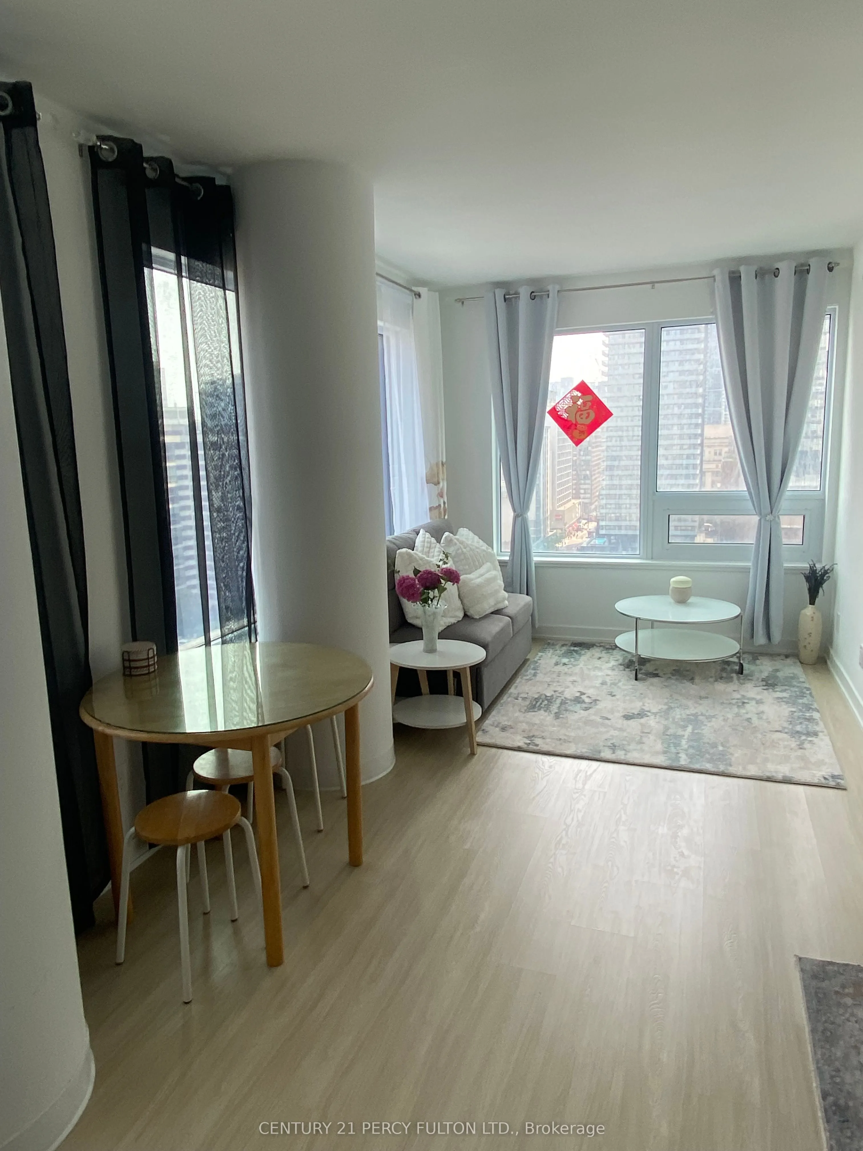 8 Wellesley Street W, #1712