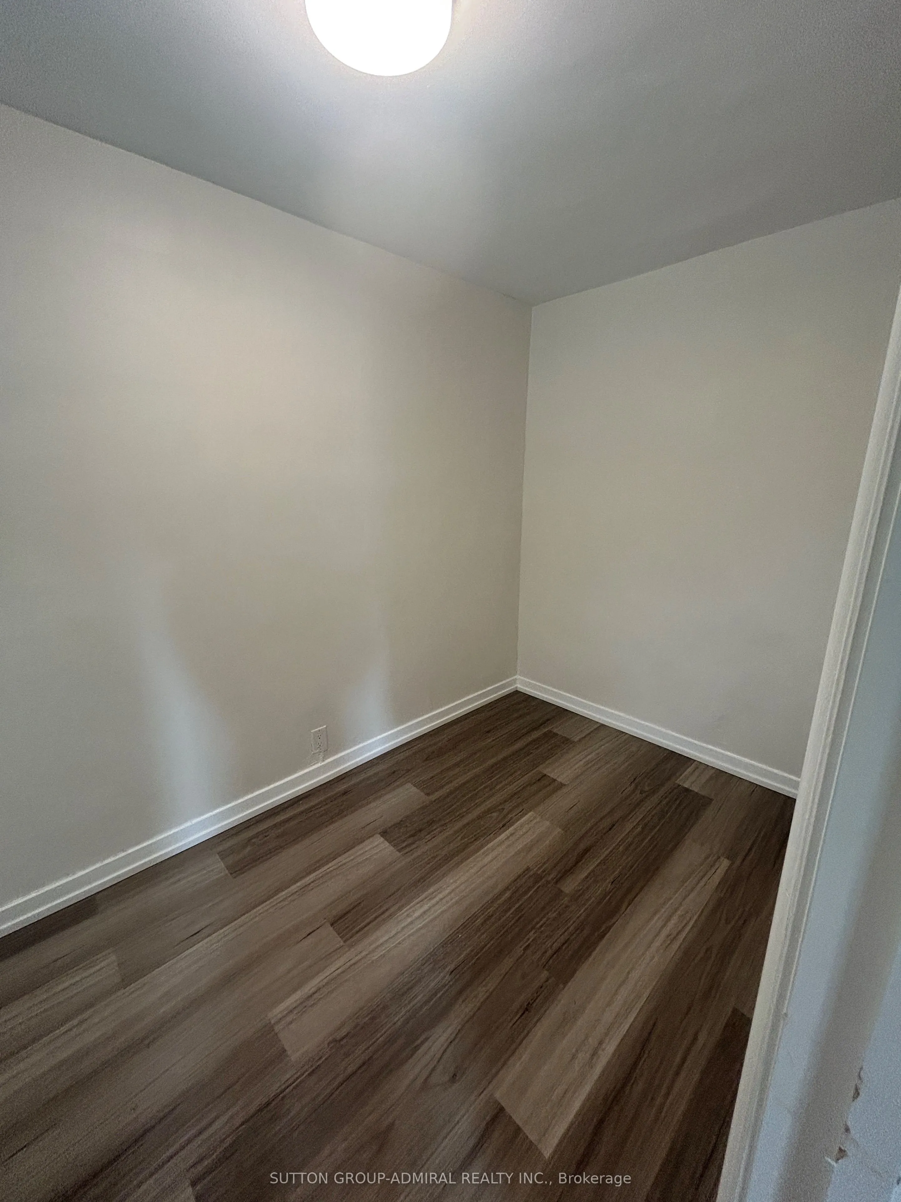 166 Eastbourne Avenue, #14
