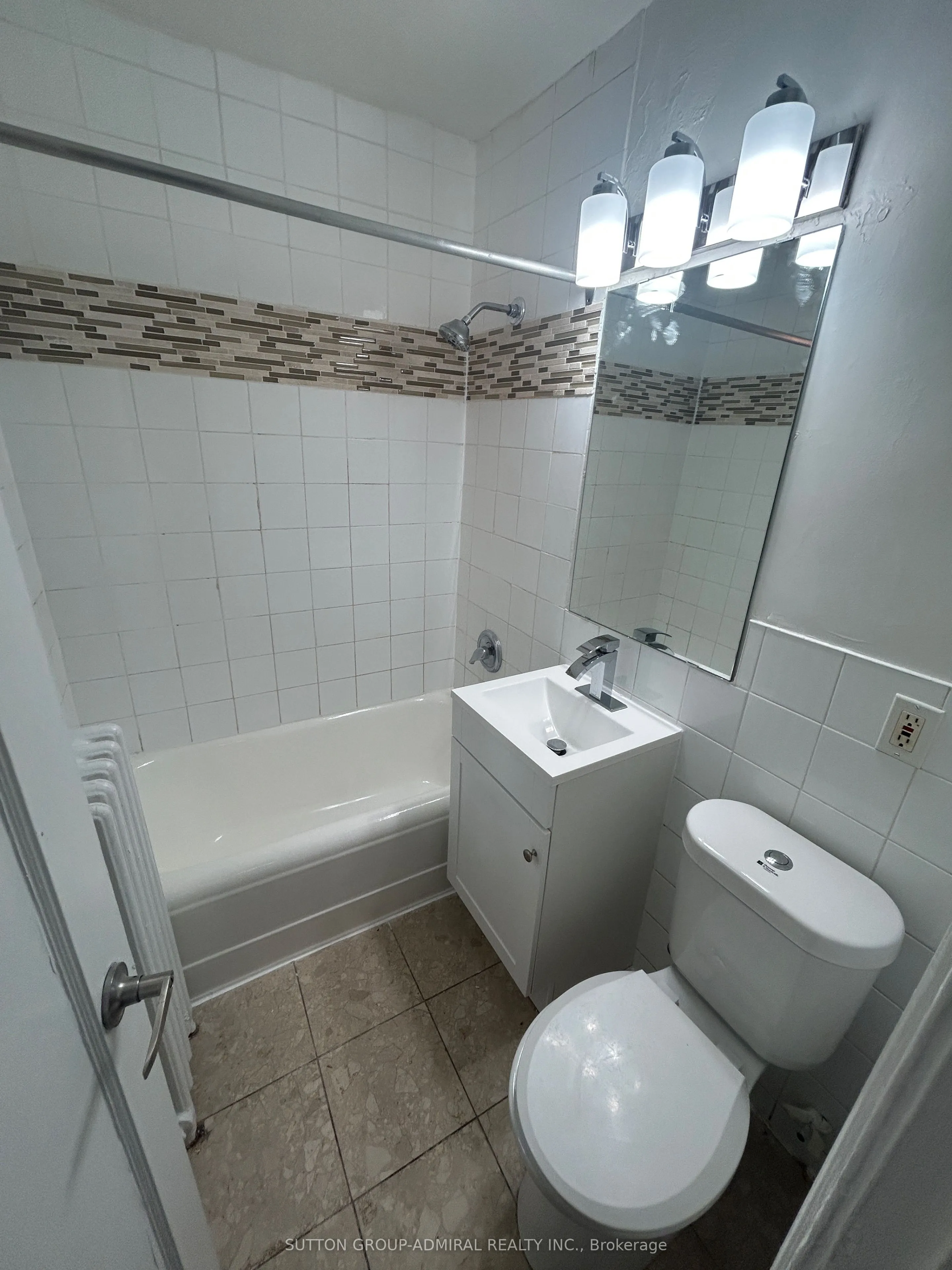166 Eastbourne Avenue, #14