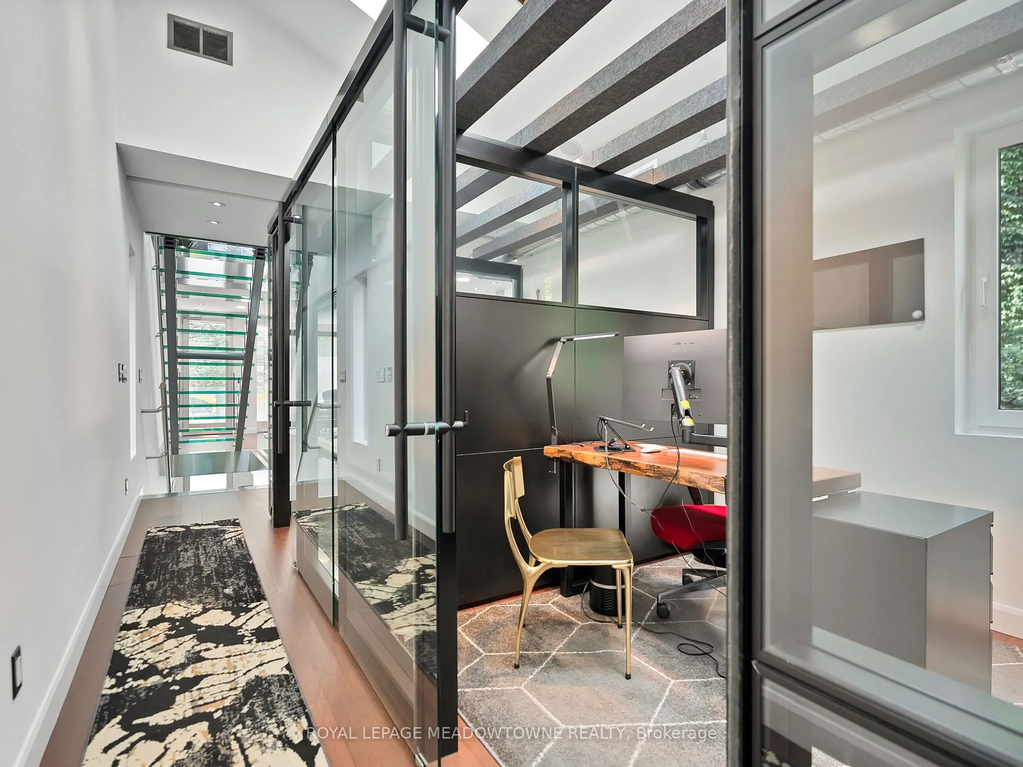 544 Richmond Street W