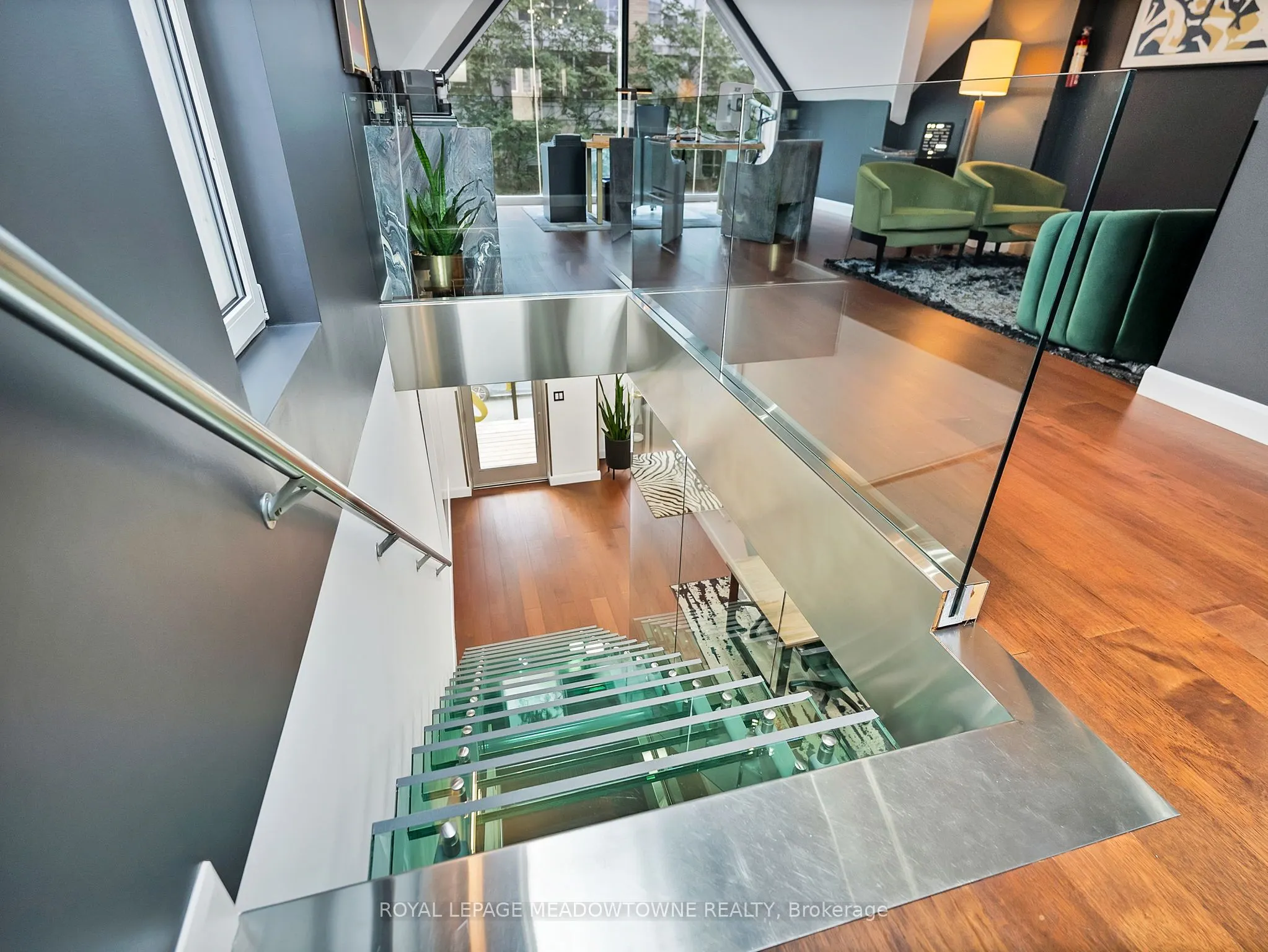 544 Richmond Street W