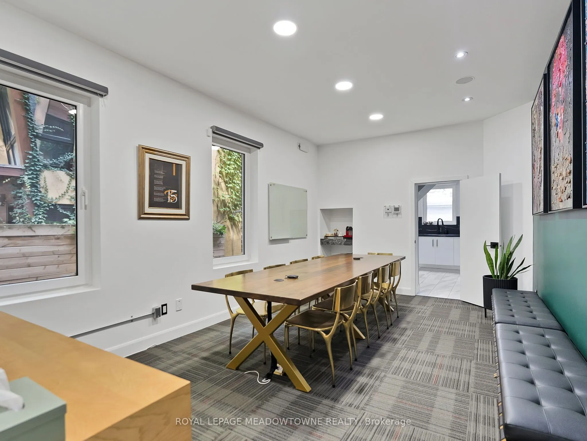 544 Richmond Street W
