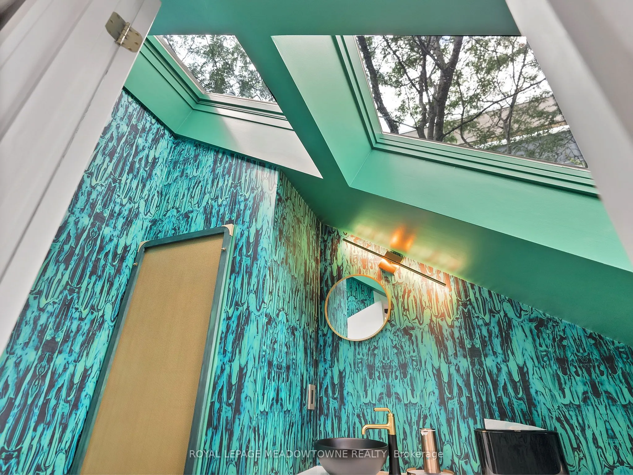 544 Richmond Street W
