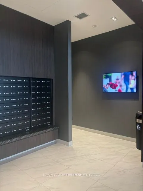 500 Dupont Street, #601