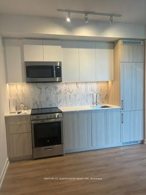 500 Dupont Street, #601