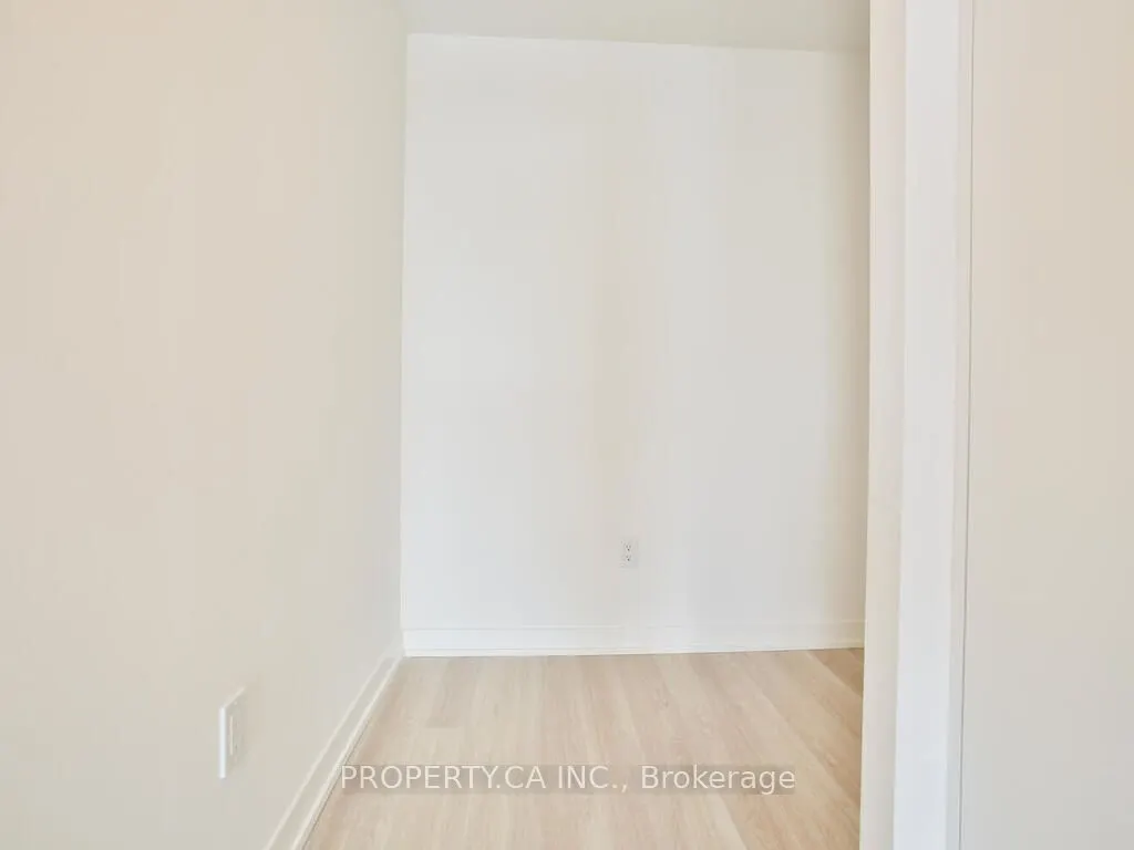 500 Wilson Avenue, #833