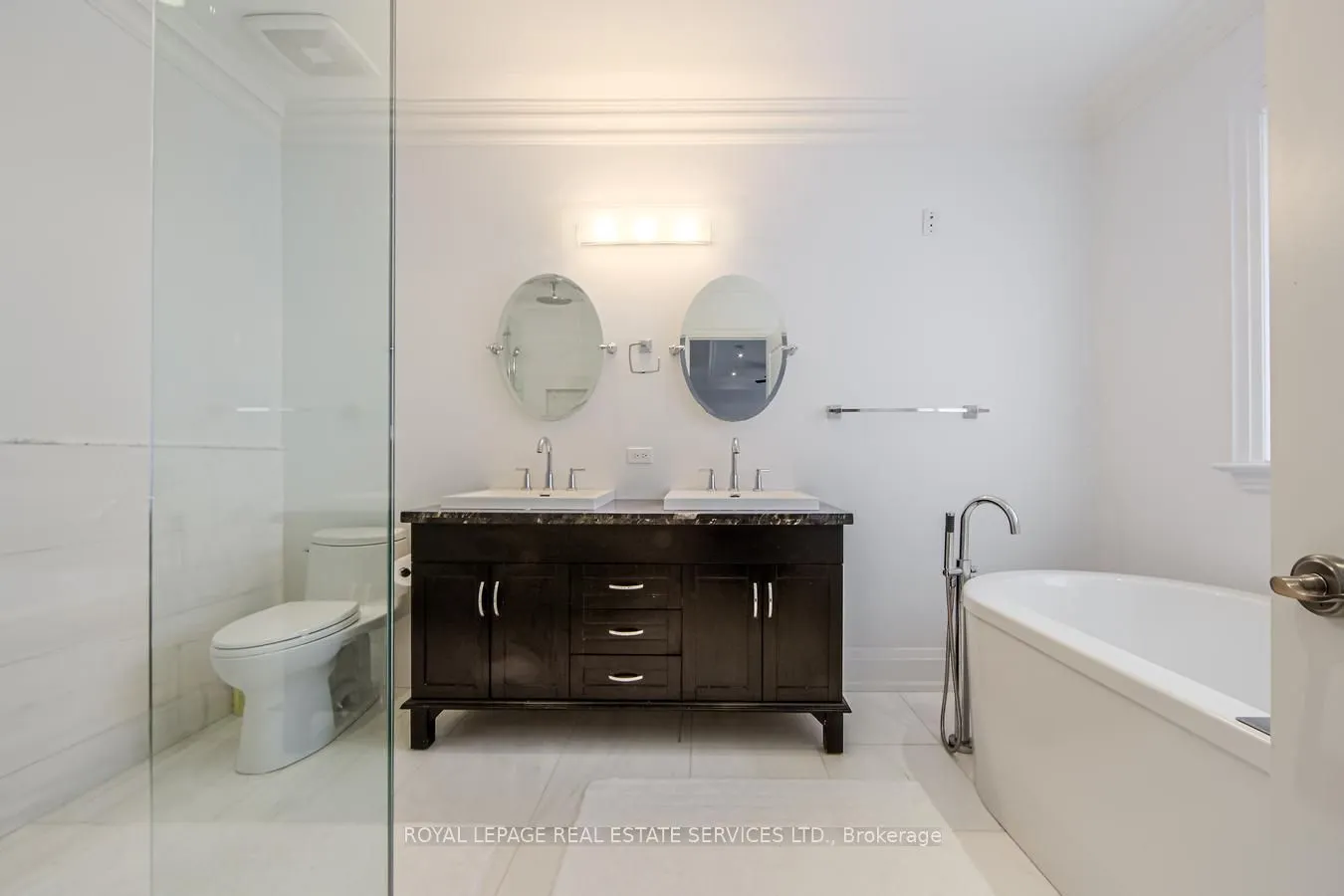 21A Roycrest Avenue